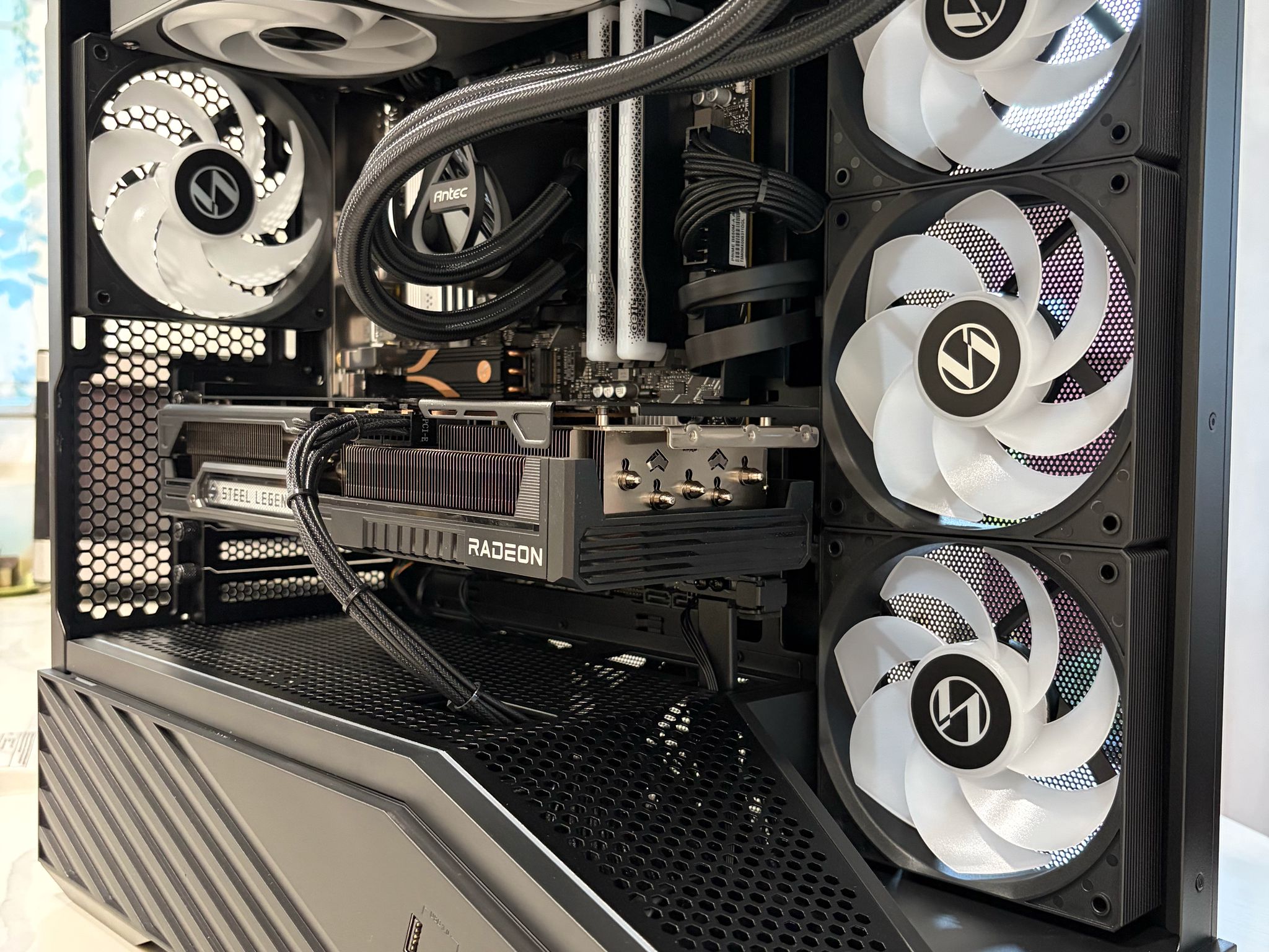 Gaming PC RX 9070 XT + RYZEN 7 9800X3D