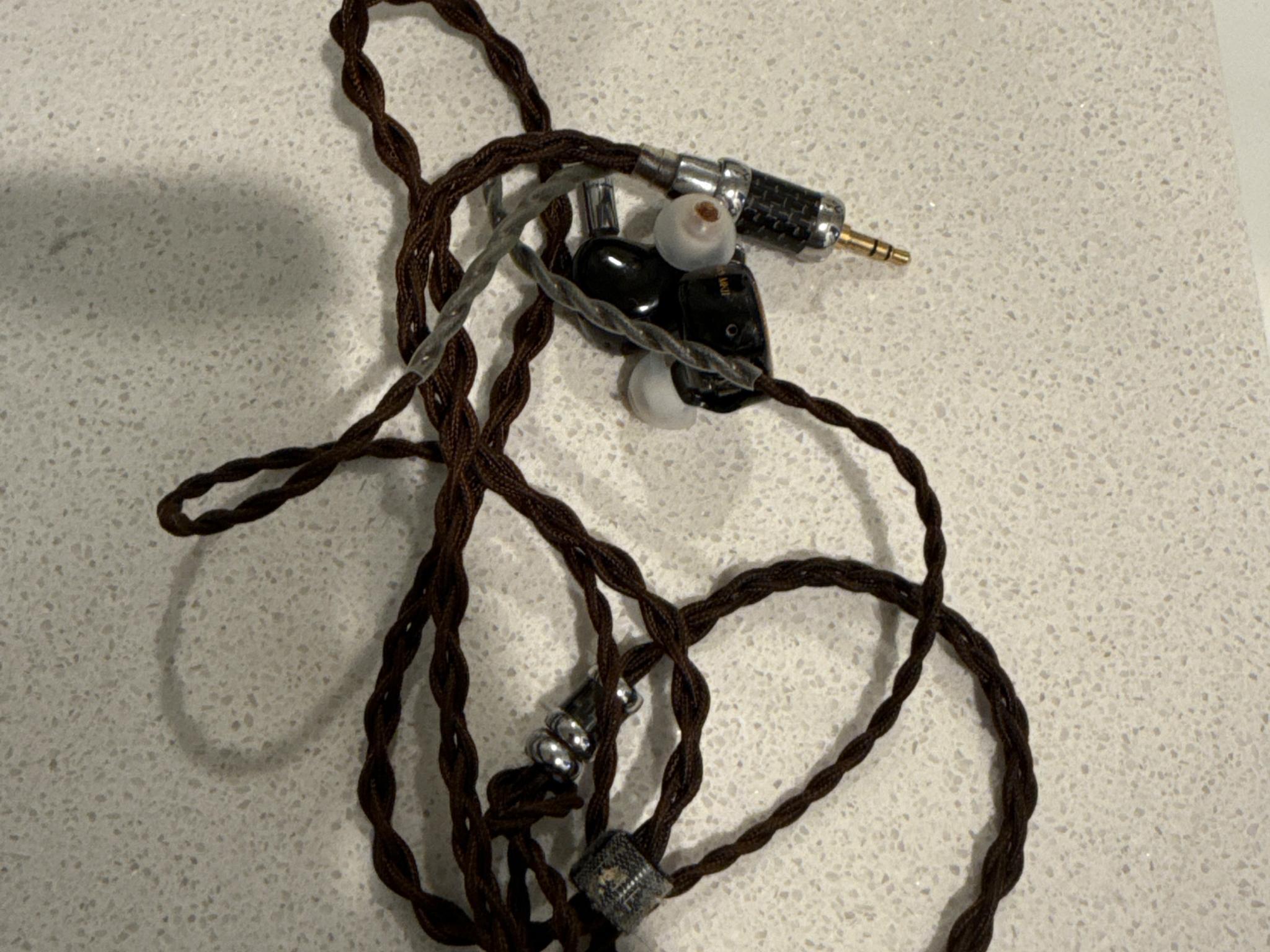THEIAUDIO MONARCH MKII SLIGHT DAMAGE