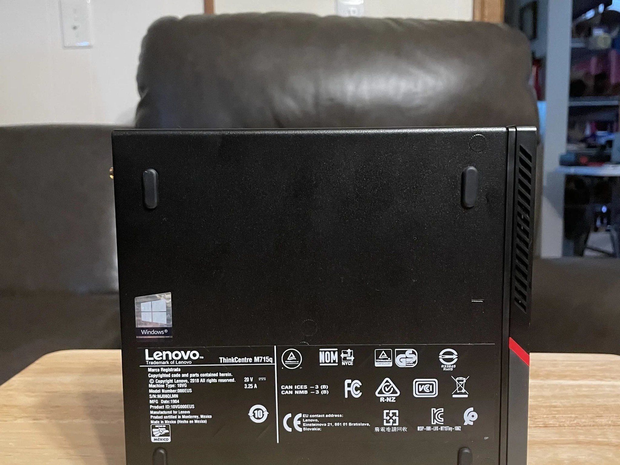 Lenovo Thinkcentre M715q Tiny - Ryzen Pro 2200GE