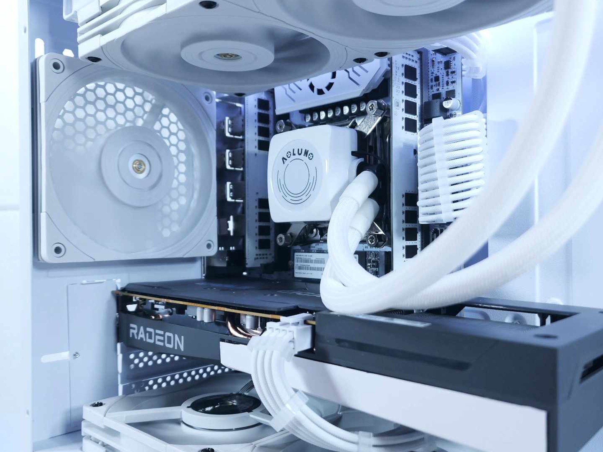 🤍🤍1080p Gaming | RX 6600 | Core i7 5820K | 16GB 3000MHz* | 512GB M.2 SSD