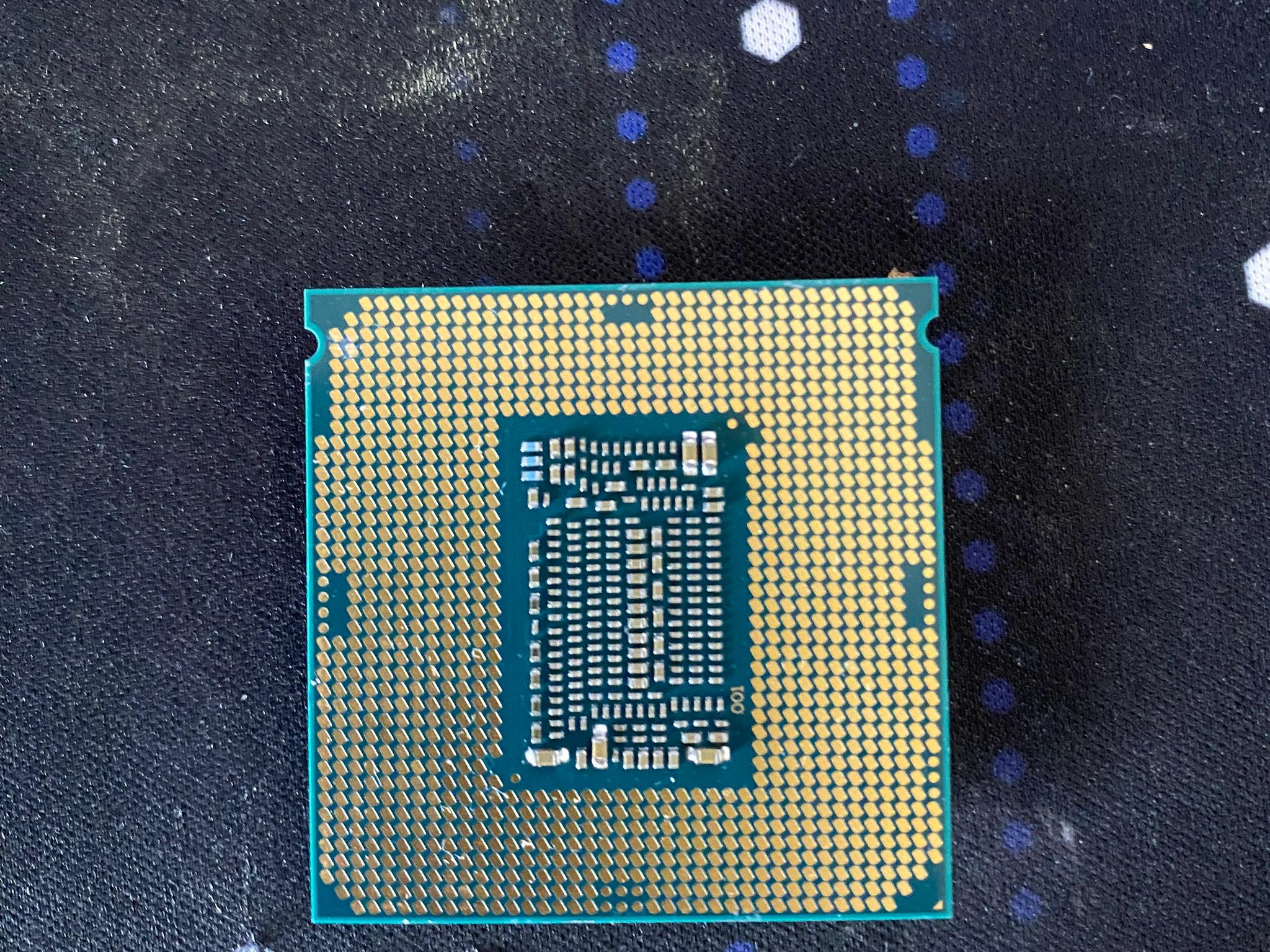 Used Good i7 8700k hits 5ghz