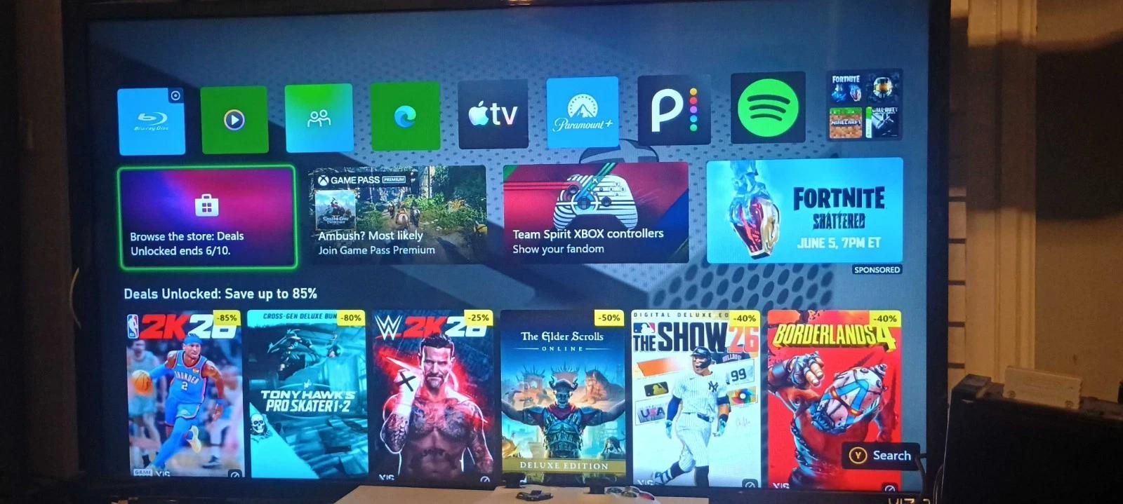 Microsoft Xbox One S 1TB Console - White (9 Game Bundle + Controller!)