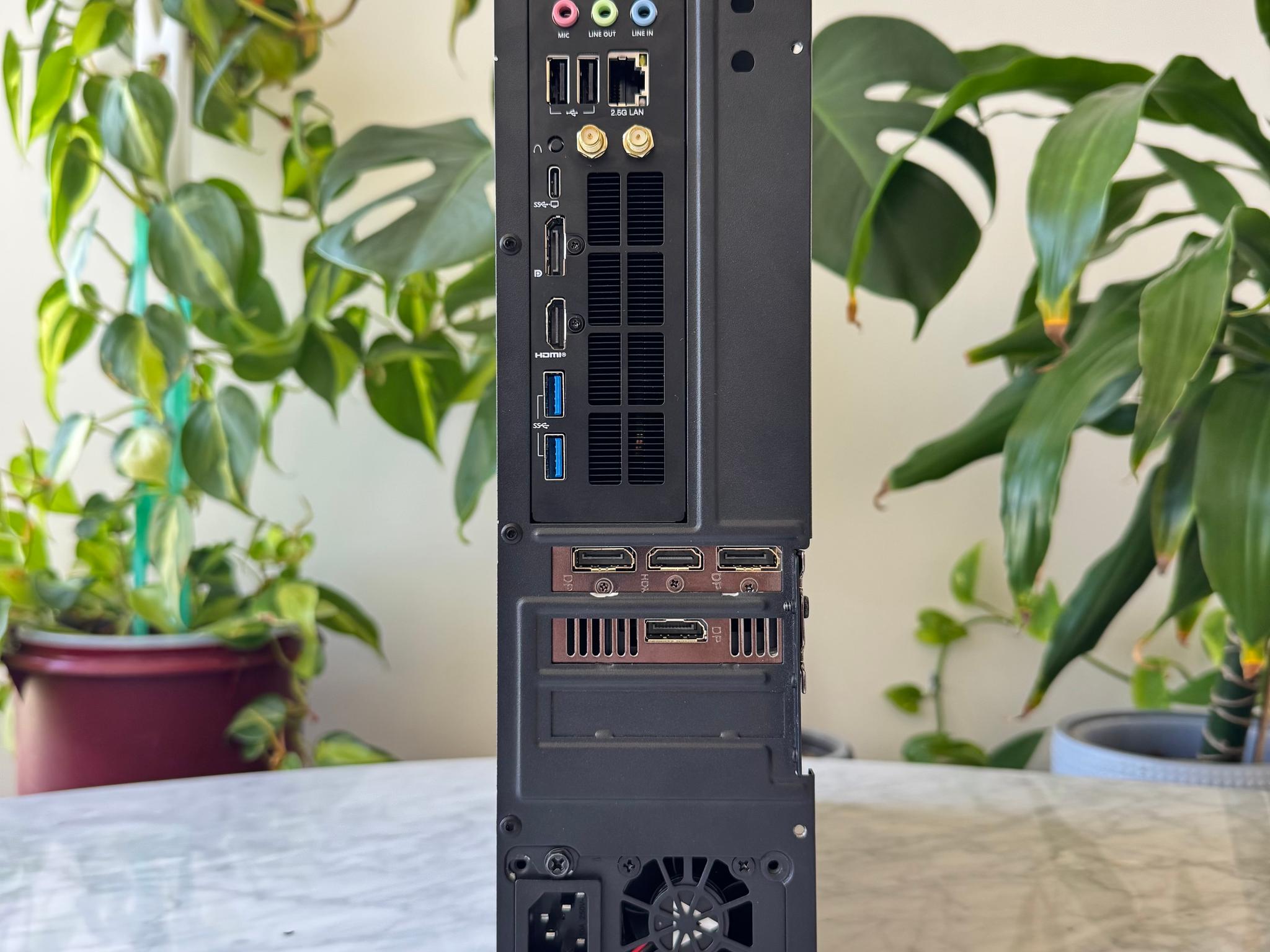 Sleeper ITX Mini Tower - Ryzen 9 8945HX . RTX 5060 LP . 32GB DDR5 6000 . 512gb M.2 - NEW