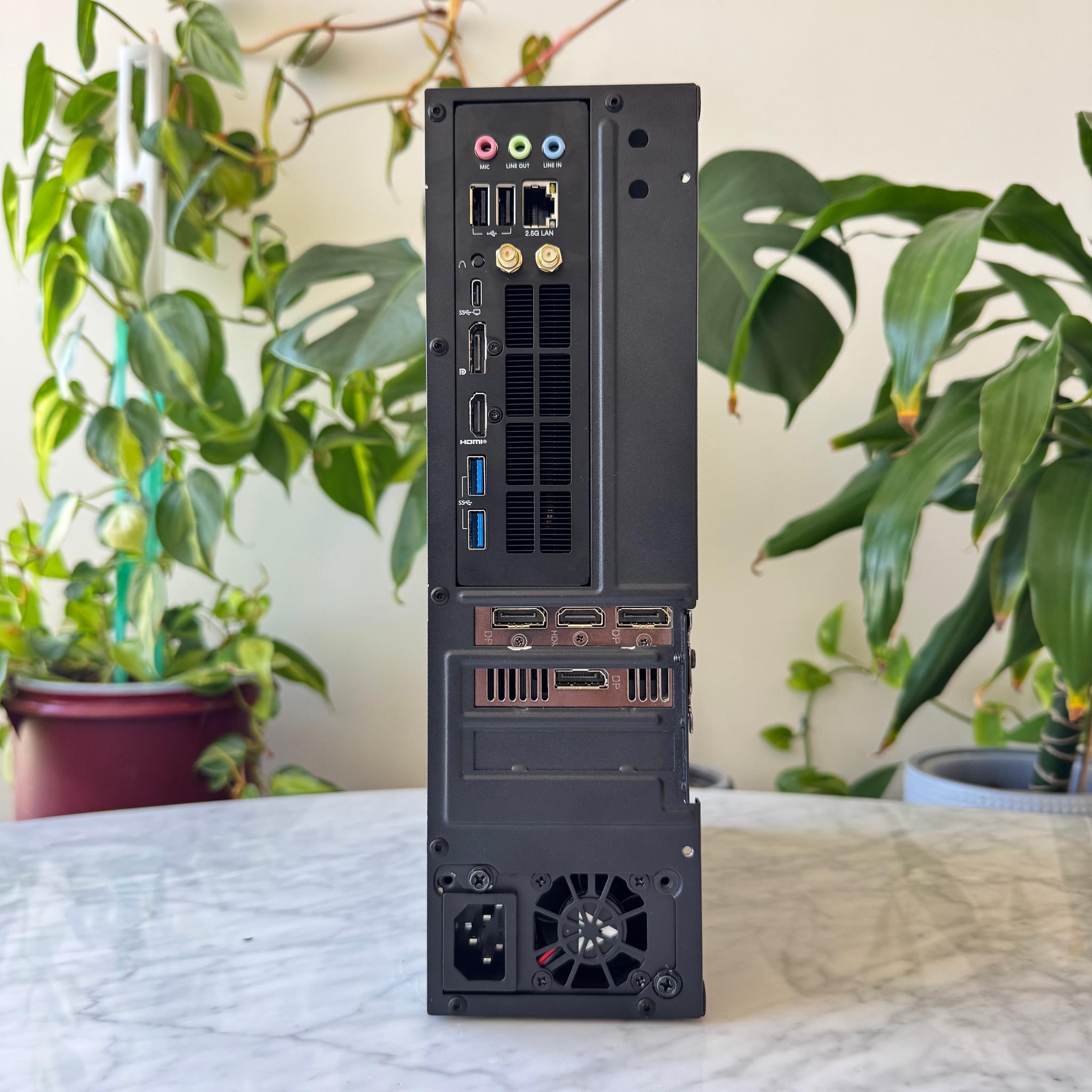Sleeper ITX Mini Tower - Ryzen 9 8945HX . RTX 5060 LP . 32GB DDR5 6000 . 512gb M.2 - NEW