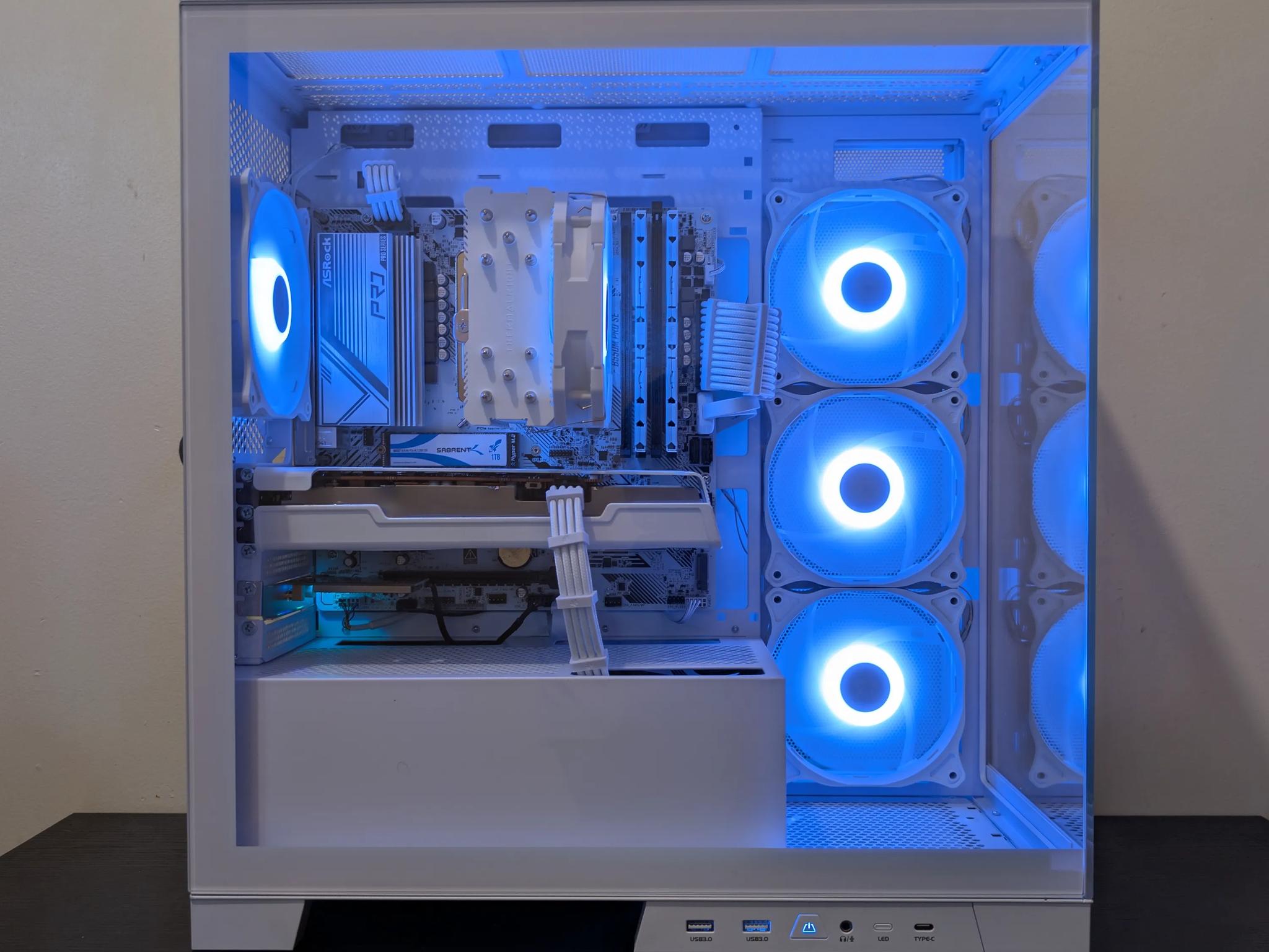 🐻‍❄️ White Gaming PC | RX 6600 | Ryzen 5 3600 | 1TB SSD | 32GB RAM | WiFi 6 & Bluetooth 🐻‍❄️