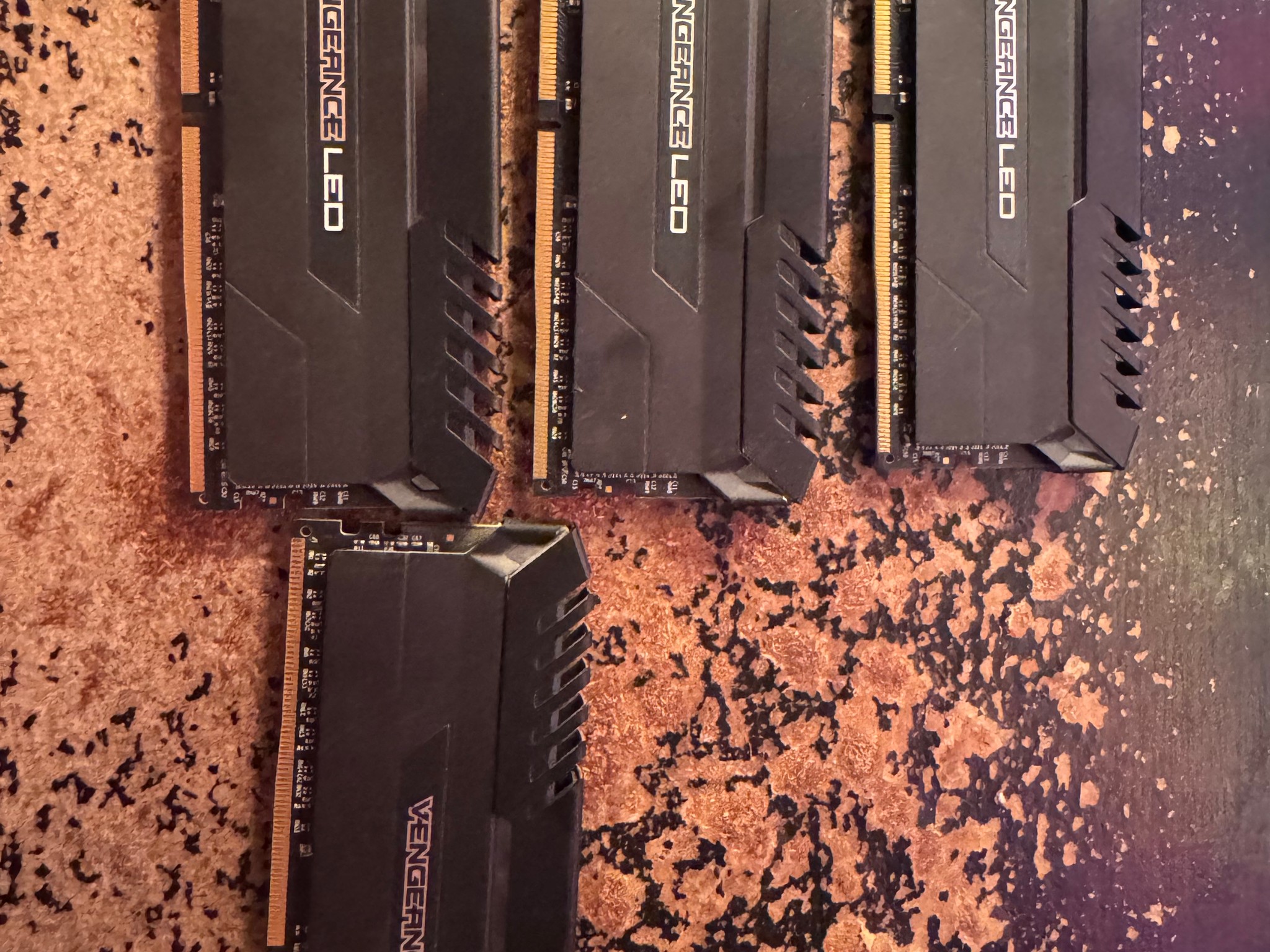 Corsair Vengeance LED DDR4 32gb 3000 mhz CL15 4x8gb Sticks Ram