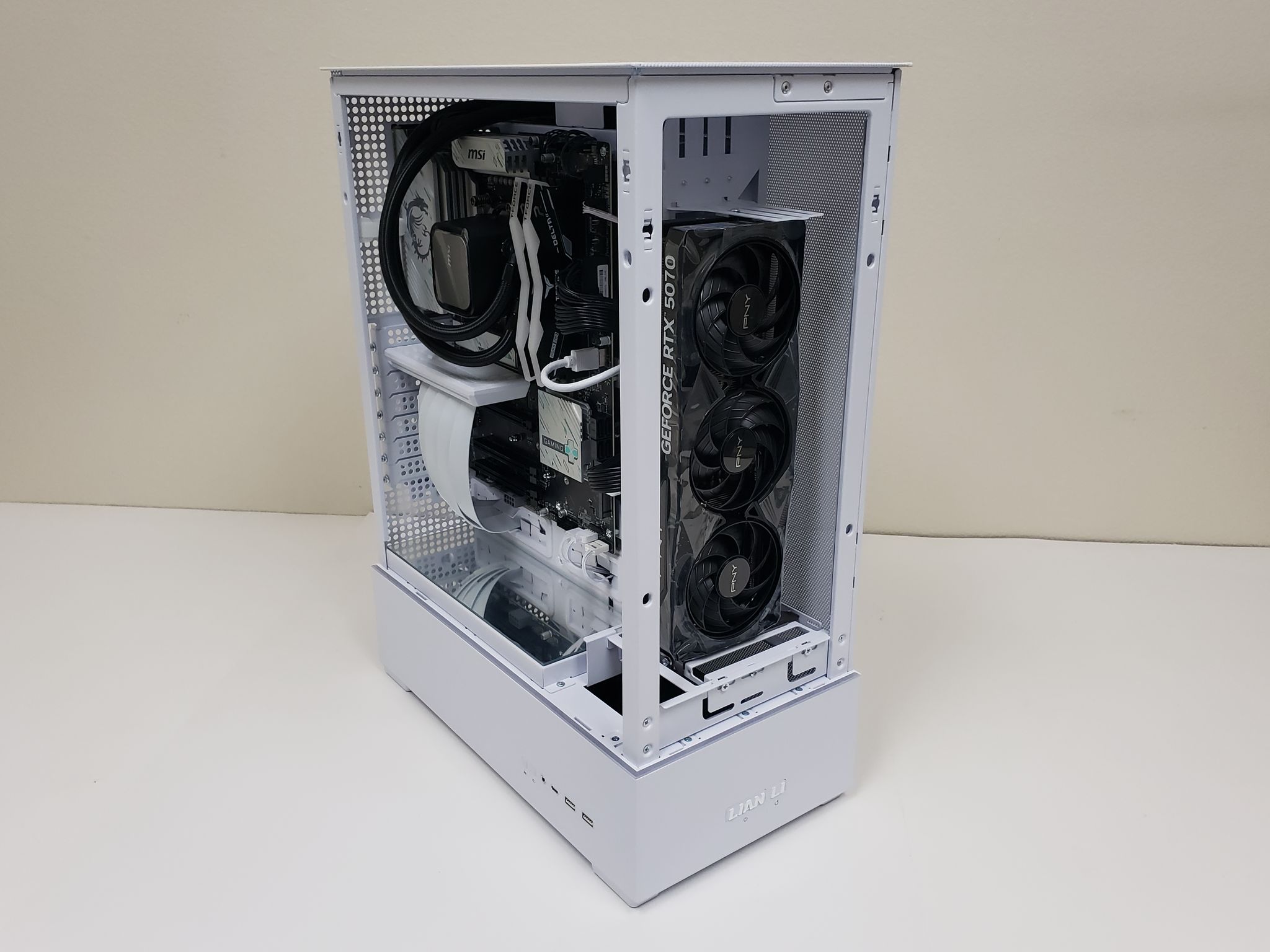 PC on Sale! Ryzen 5 9600X, RTX 5070, 32GB-DDR5 6000, 2TB SSD NVMe, 850W PSU