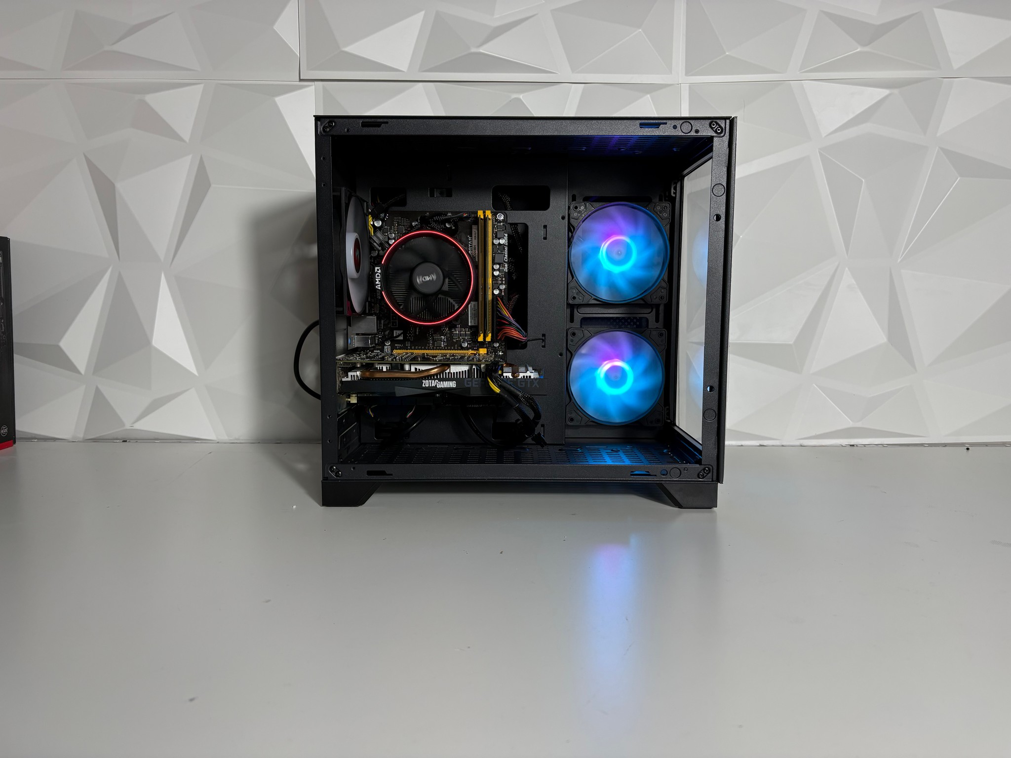 Crimson Valley (V3) - Intel Core i5 9600K, GTX 1660, 16GB DDR4, 512GB SSD
