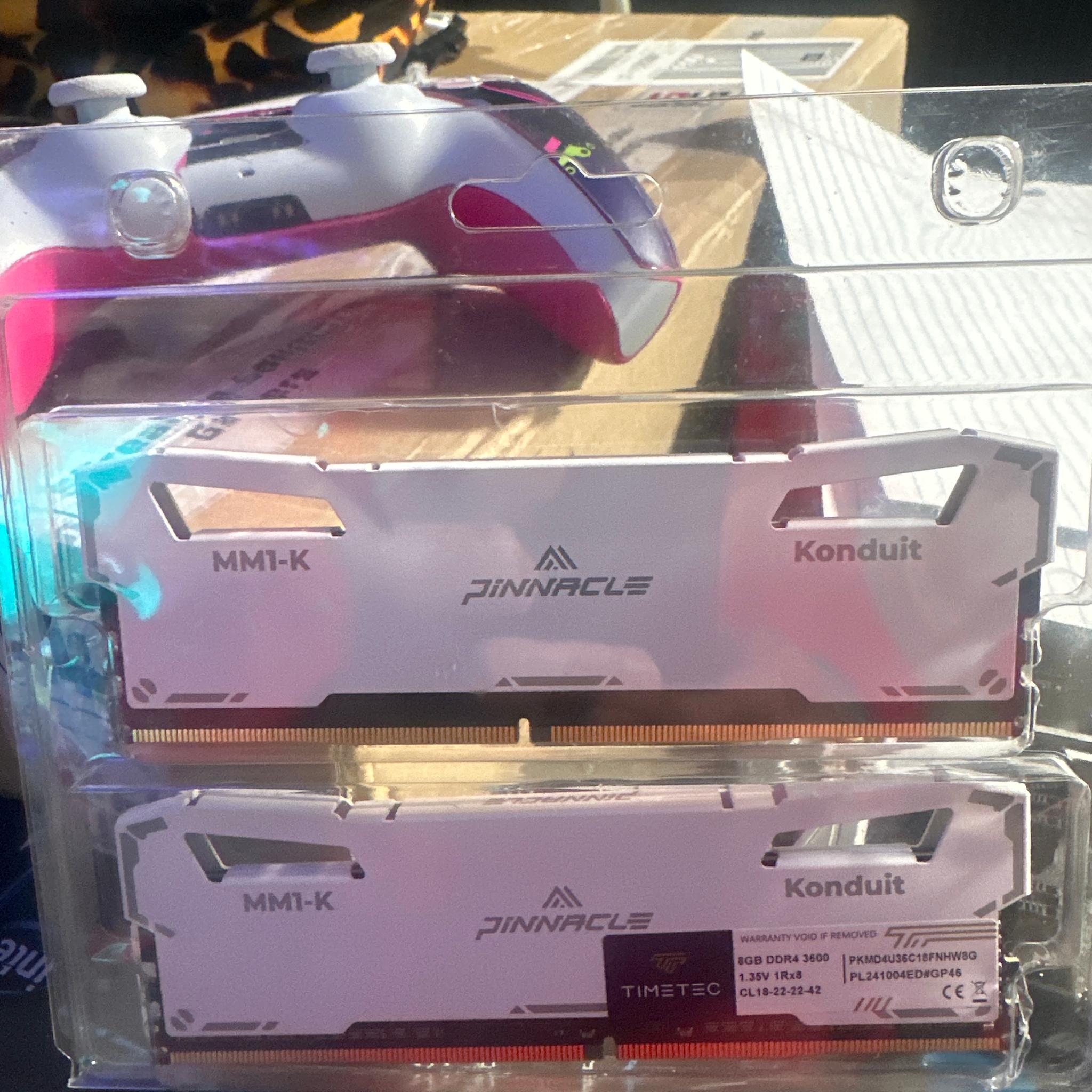 White Timetec Pinnacle DDR4 Ram