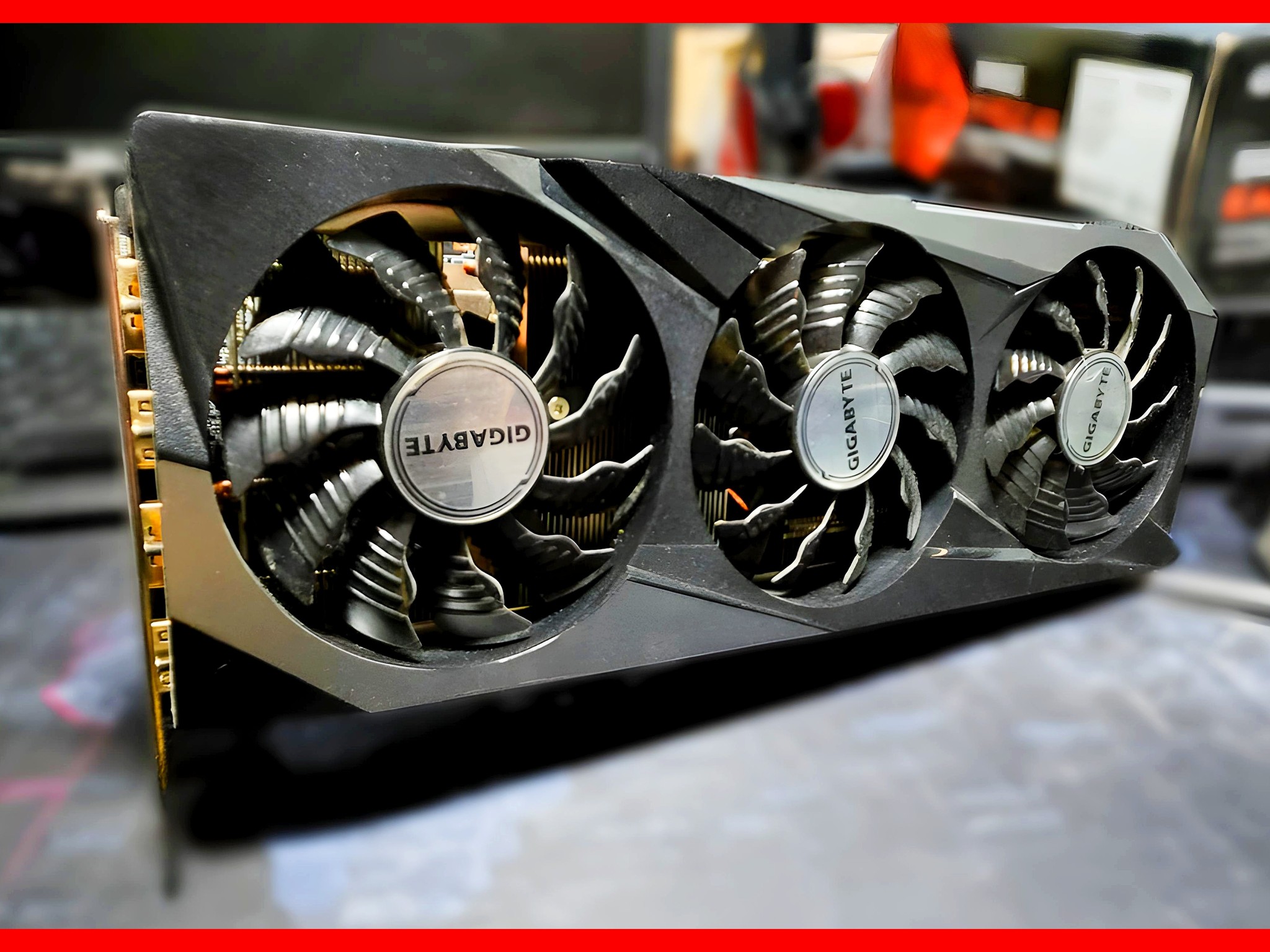 🔥 Gigabyte GeForce RTX 3070 Gaming OC 8G Graphics Card – 8GB GDDR6 | WINDFORCE 3X Fans Ray Tracing