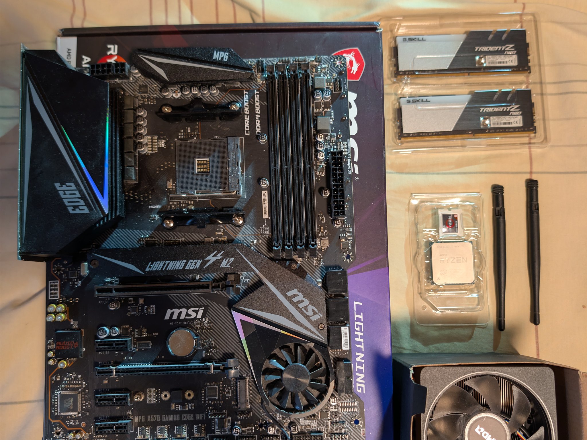 [RGB COMBO] MSI MPG X570 Gaming Edge WIFI + Ryzen 3700X + 16GB Trident Z Neo + BONUS USB-C Card