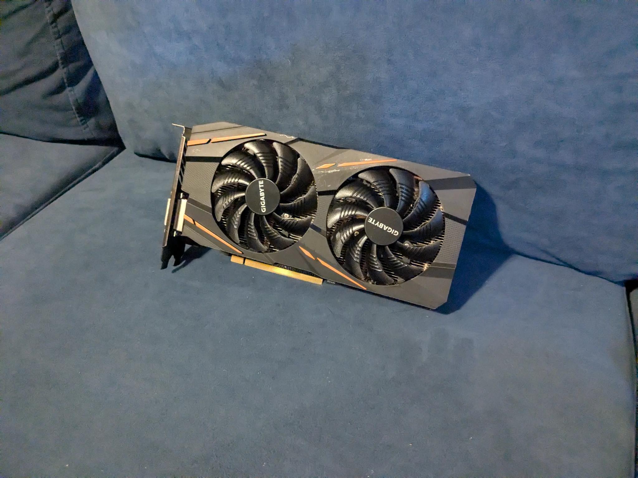 Parts only RX 580 8 GB READ DESCRIPTION