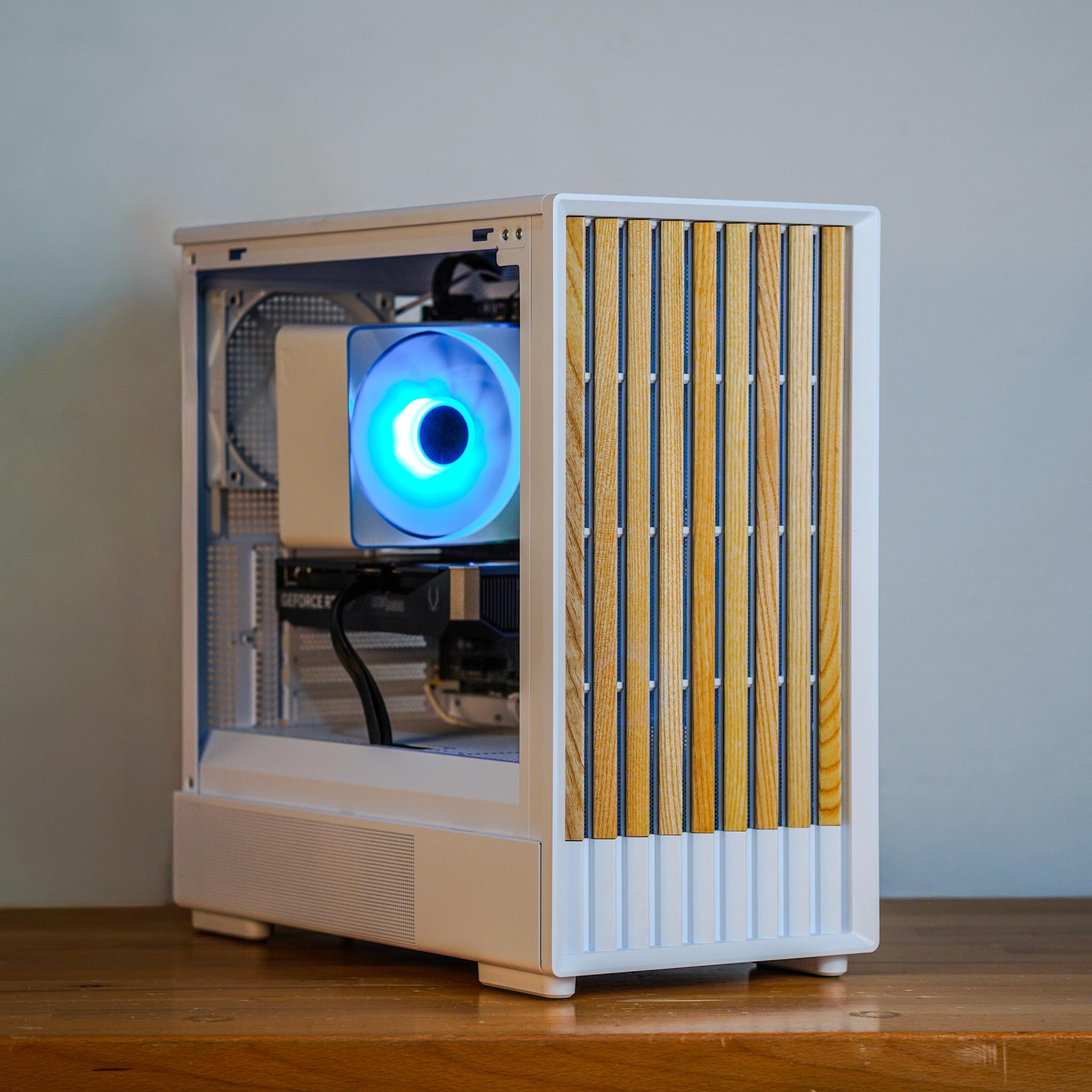 EXT Namu 70X - Intel Core i5 14400F, RTX 5060 Ti 16GB, 32GB DDR4, 1TB SSD