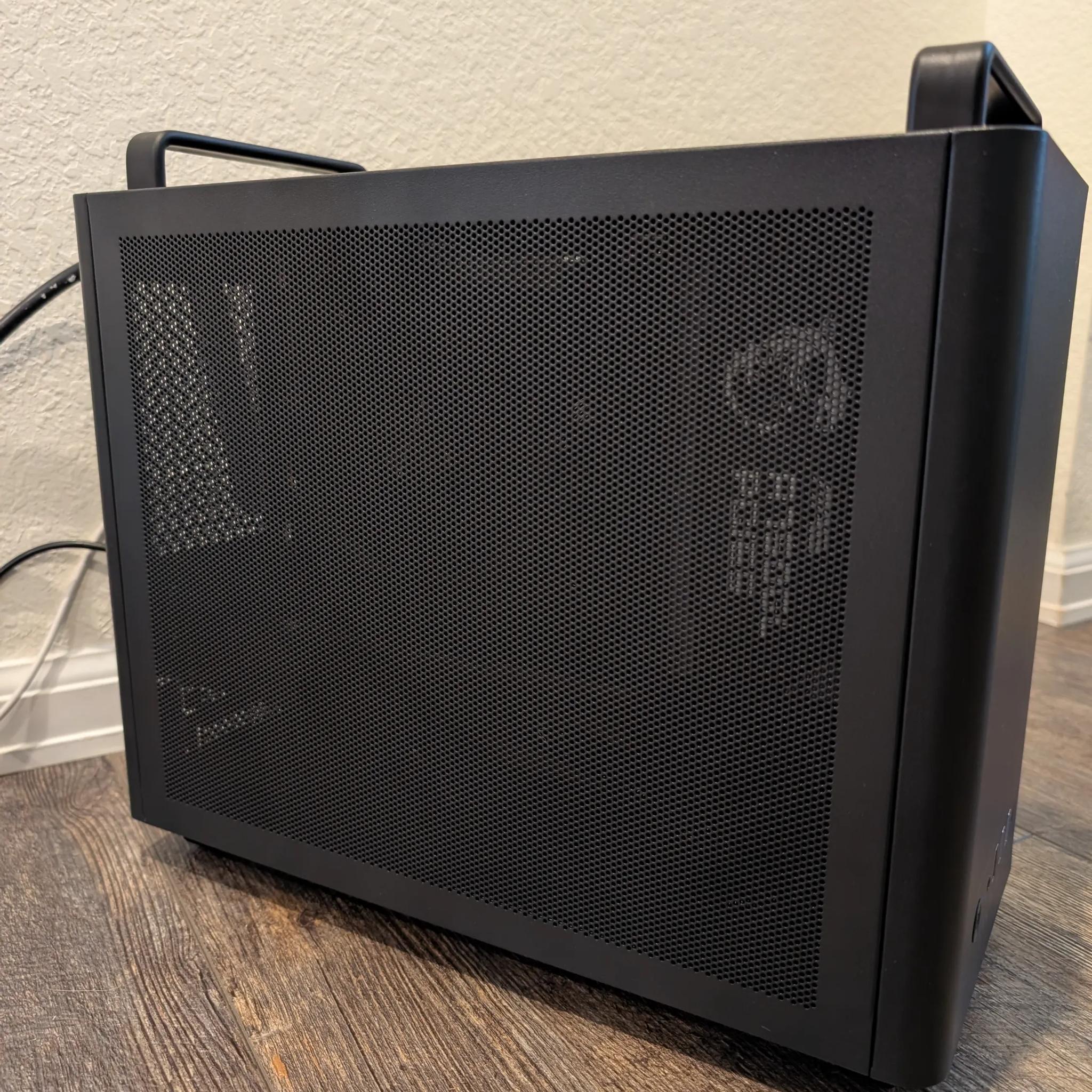 "Who Needs a Mac Pro?!" Intel 265KF | RTX 5070 | 32GB DDR5 | 1TB NVME