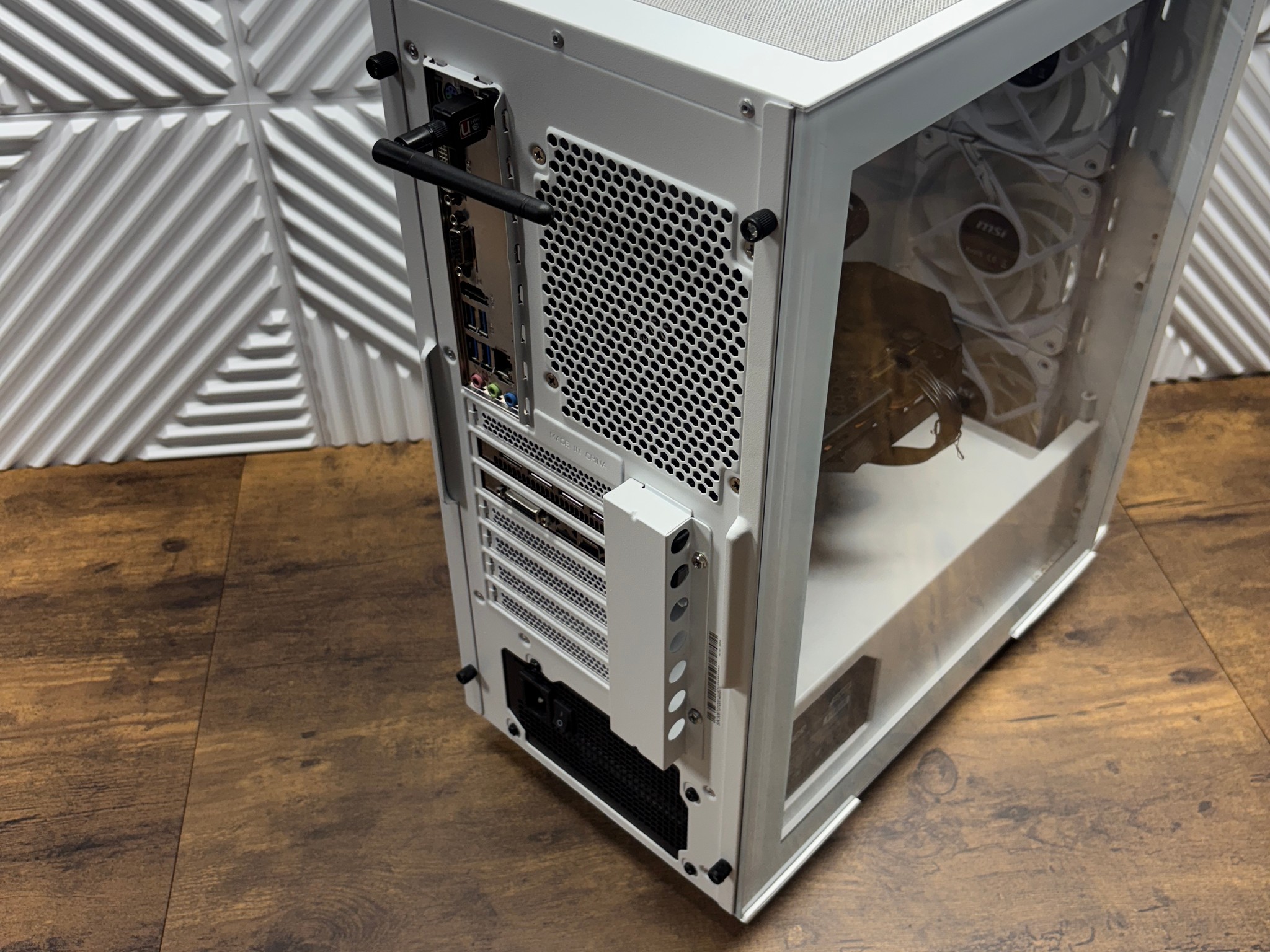 White RGB Gaming PC | Ryzen 7 2700X | RX 580 8GB | 16GB RAM | 2.24TB Storage SSD + HDD
