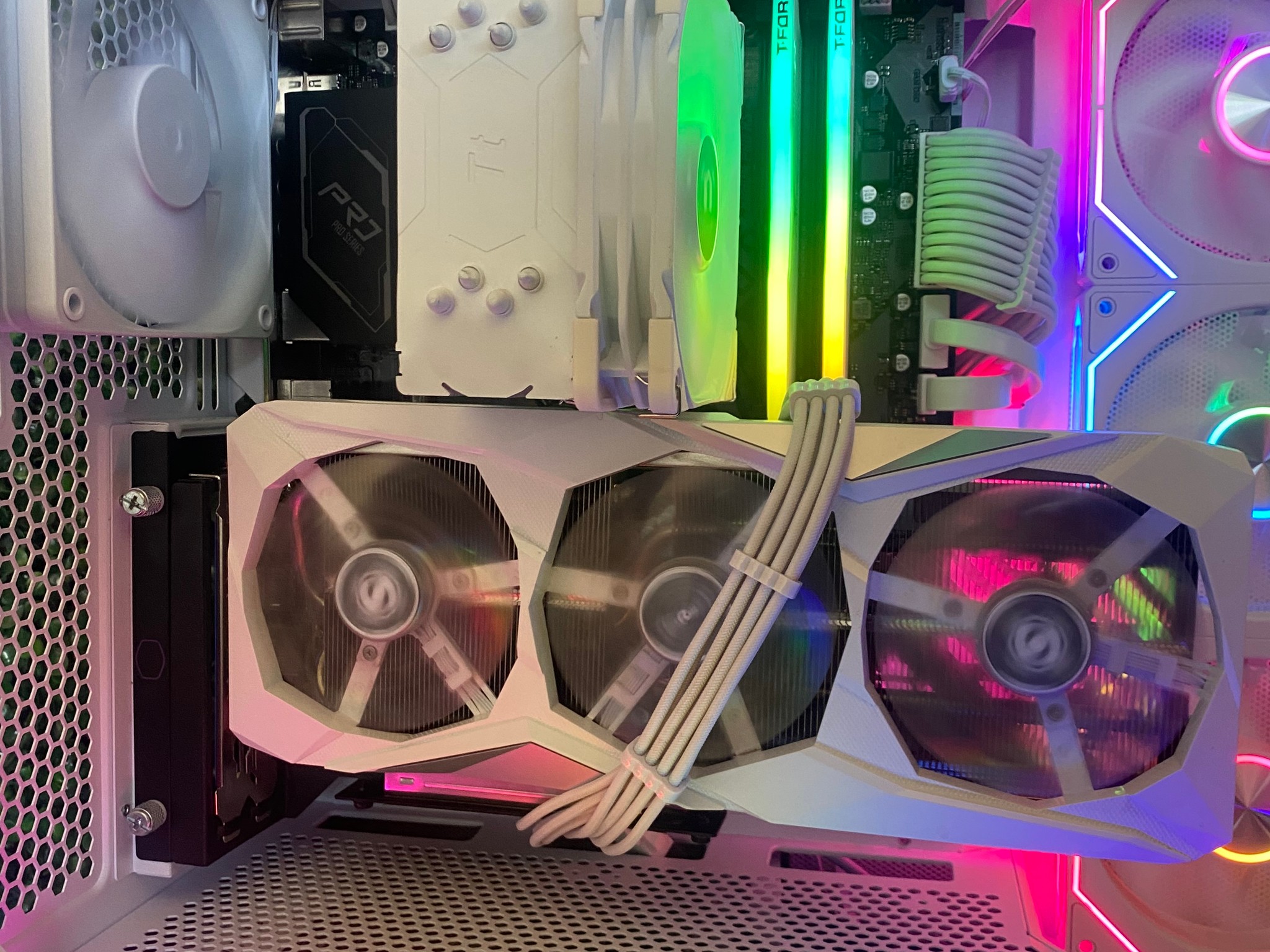 Radeon RX 7600 Custom Gaming PC - Core i7-12700KF, 16GB RAM
