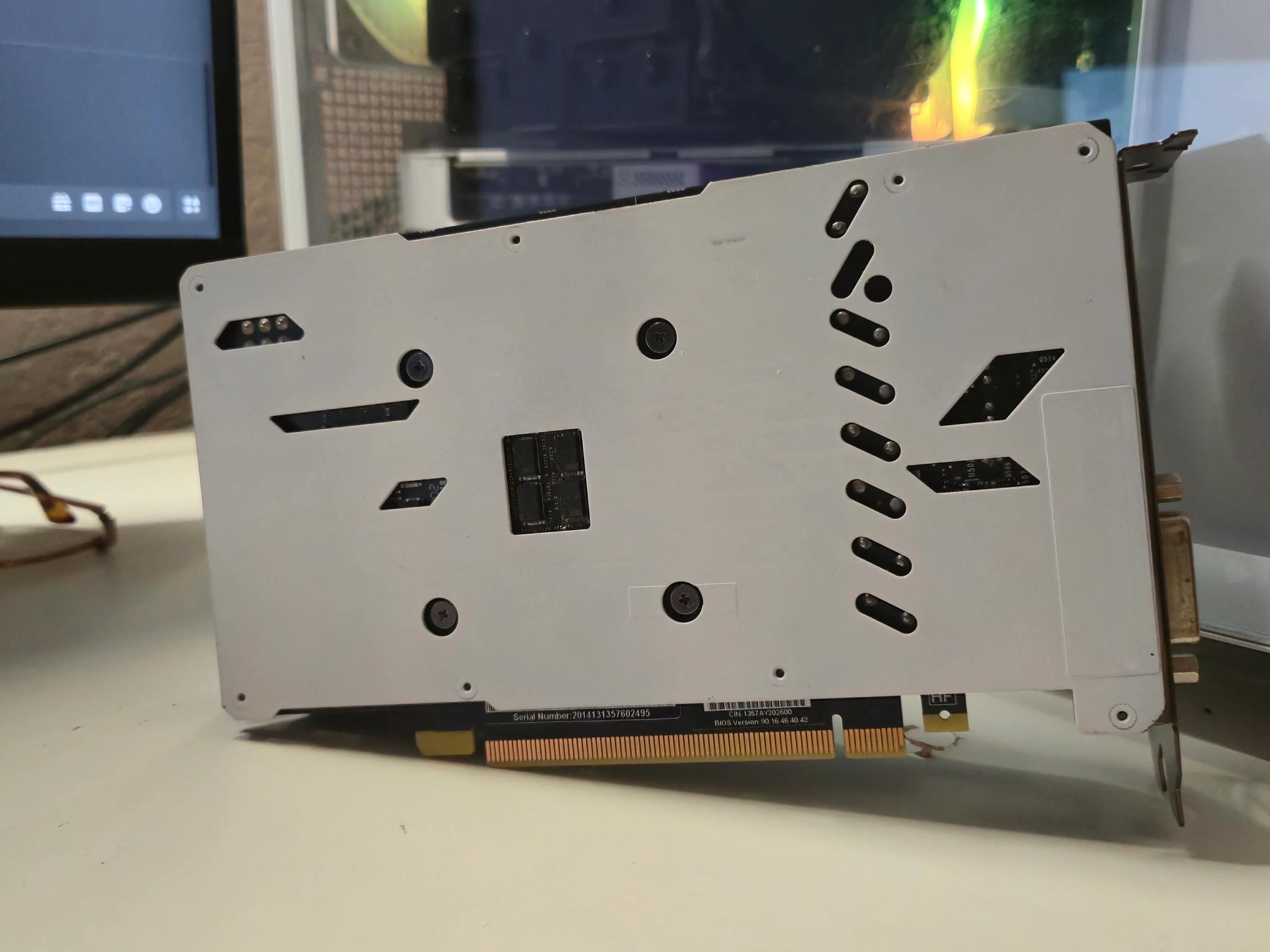 White GTX 1650 SUPER 4GB