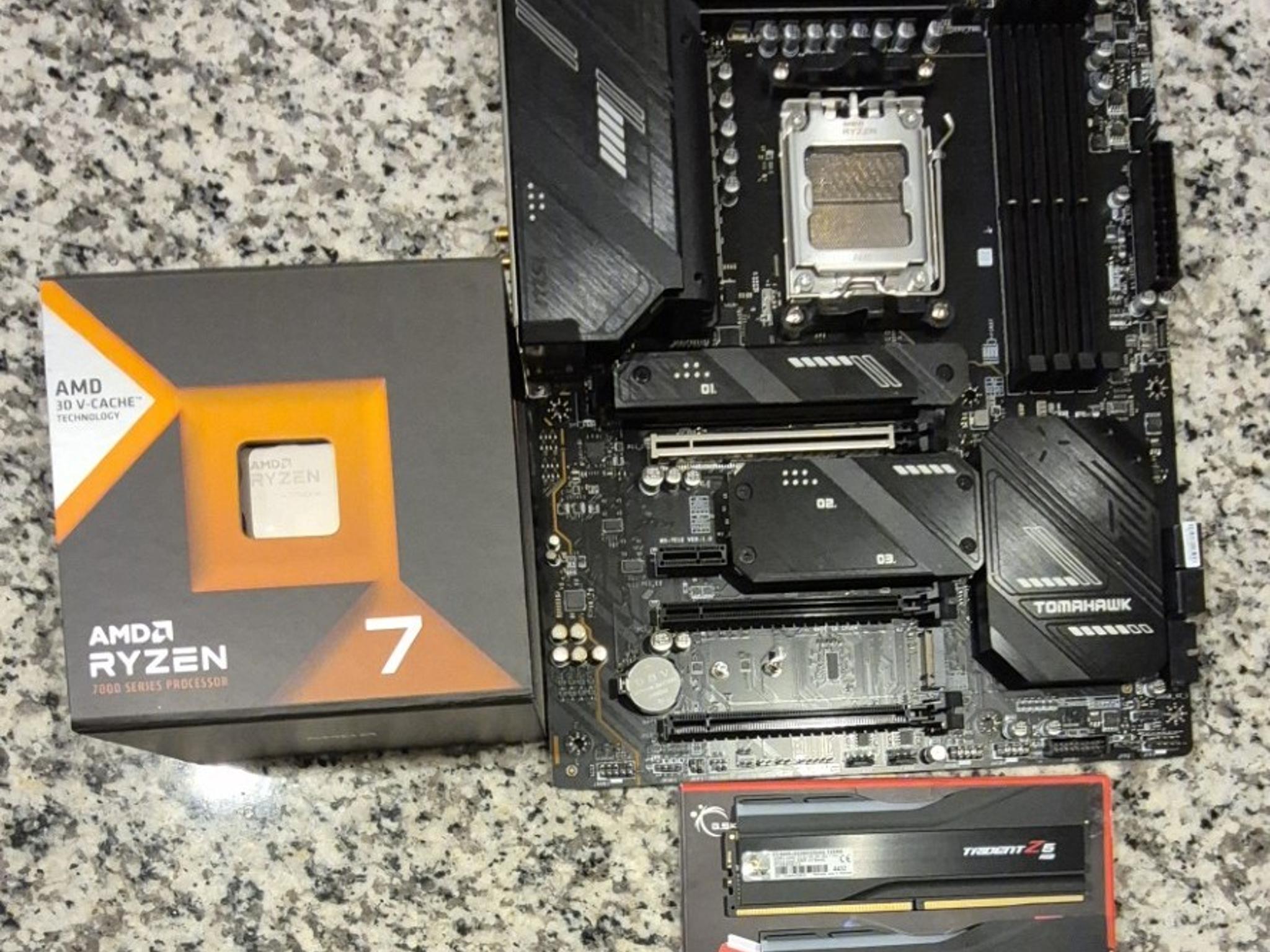 BUNDLE GAMING MSI X670E Tomahawk AM5 M.2 Wi-Fi 6E ATX Mobo, Ryzen 7800X3D, 64GB G.Skill RGB DDR5 RAM