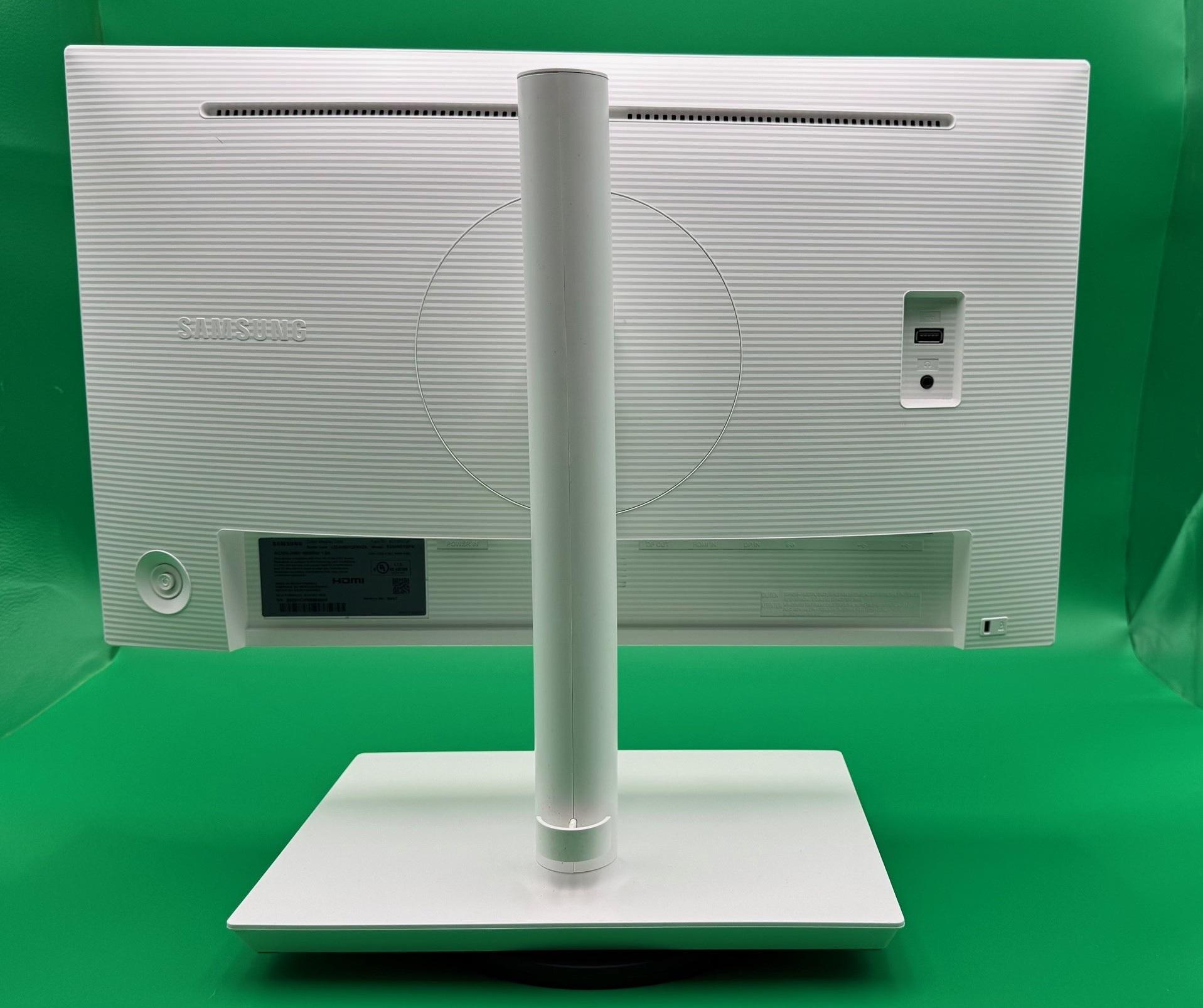 Ryzen 7 3800XT | 32GB RAM| 1.5TB SSD | Radeon Pro 8GB | 2x 24" Samsung Monitors