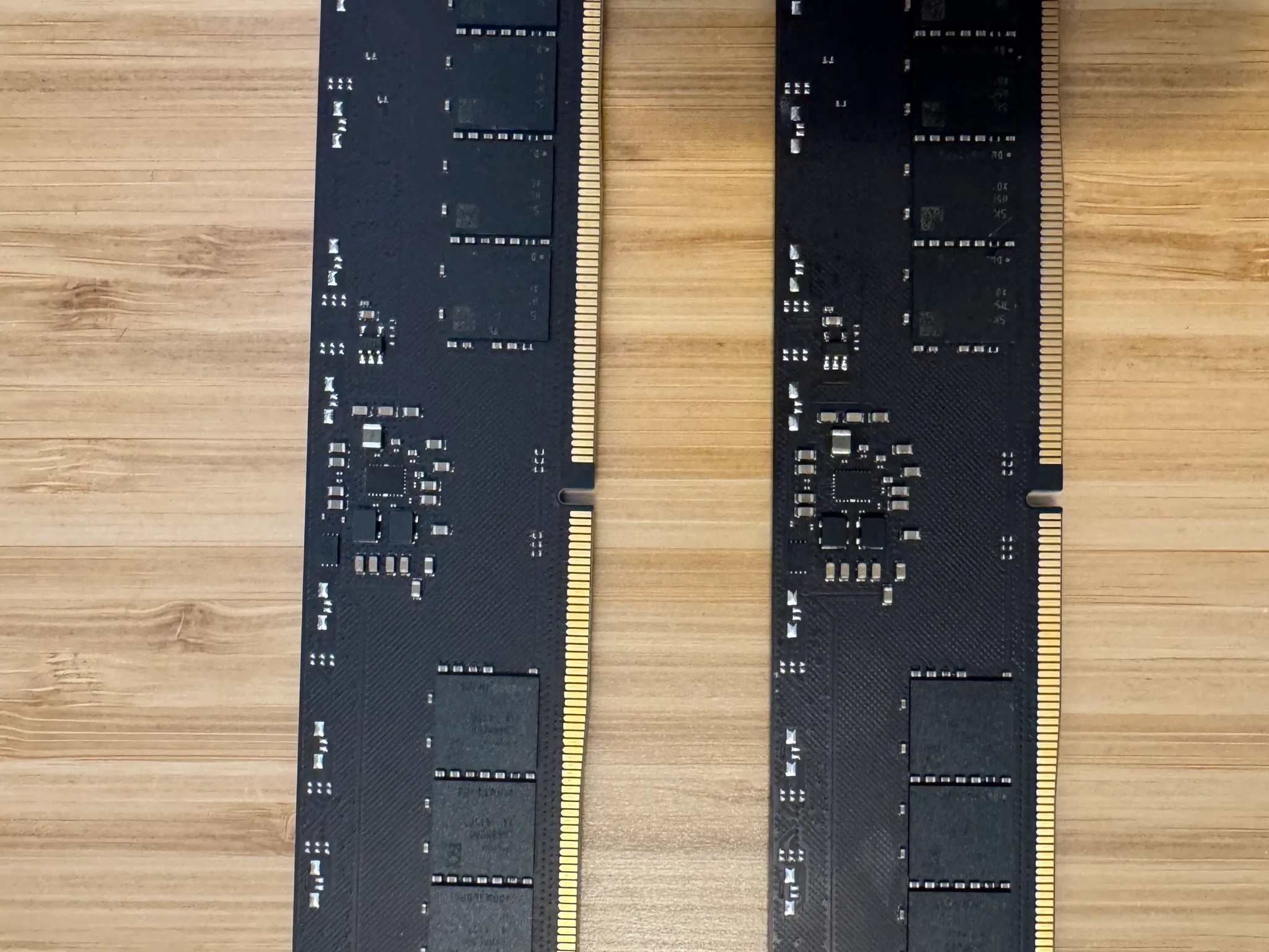 Teamgroup DELTA RGB DDR5 32GB(2x16GB) 5600MHz CL36 - Intel EXPO3.0