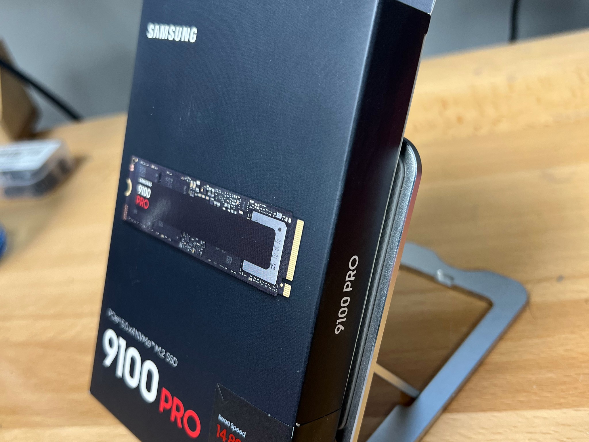 Samsung - 9100 PRO 4TB Internal SSD PCIe Gen 5x4 NVMe, Speeds Up to 14800 MB/s