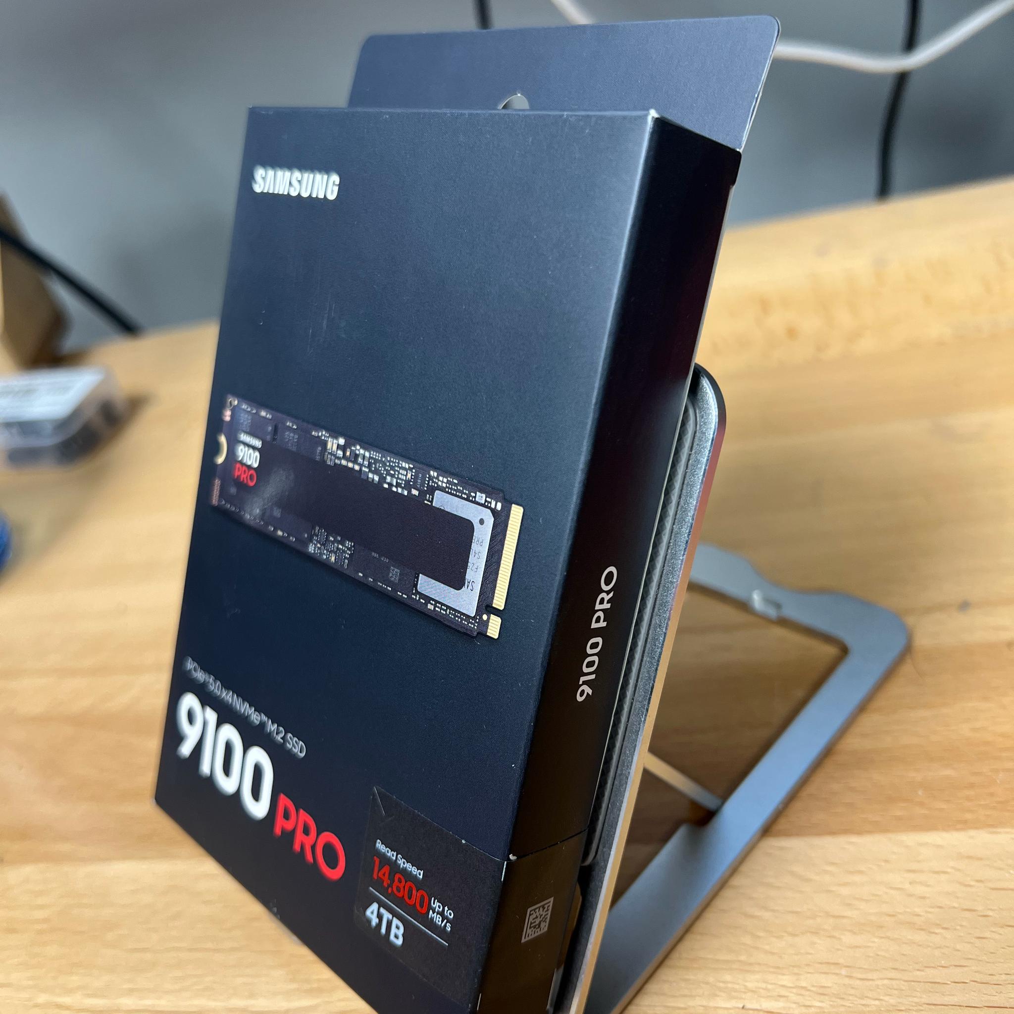 Samsung - 9100 PRO 4TB Internal SSD PCIe Gen 5x4 NVMe, Speeds Up to 14800 MB/s