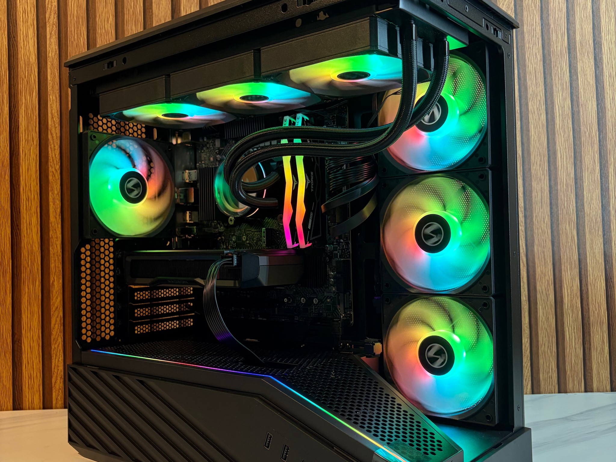 RX 7600 | I3 12100F | 16GB DDR5 | 500GB SSD | 360MM AIO | 750W | WINDOWS 11 PRO