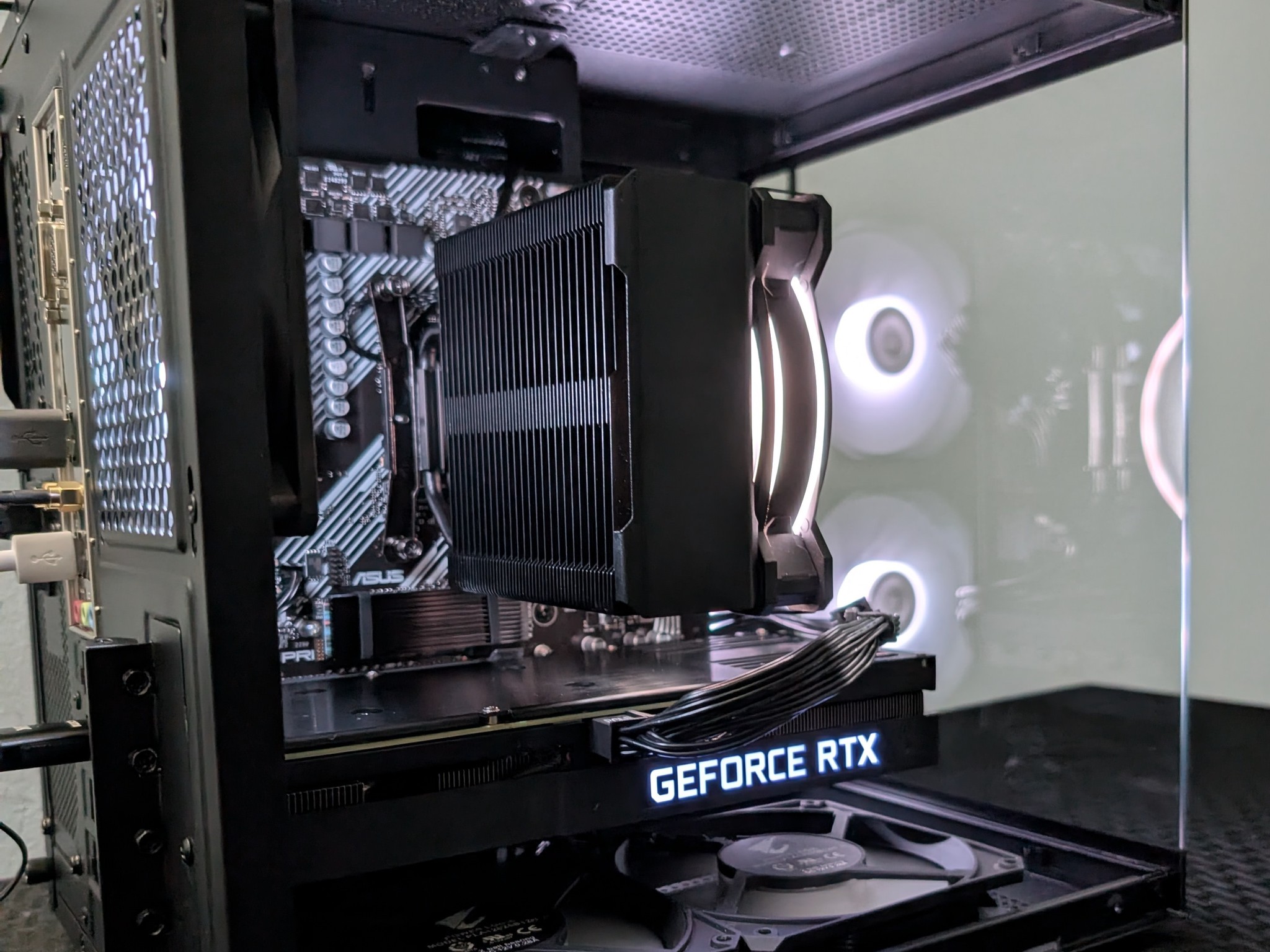 Nvidia RTX 3070-Ryzen 7 3700x-16GB DDR4 3200-1 TB NVME Gen 4 matx
