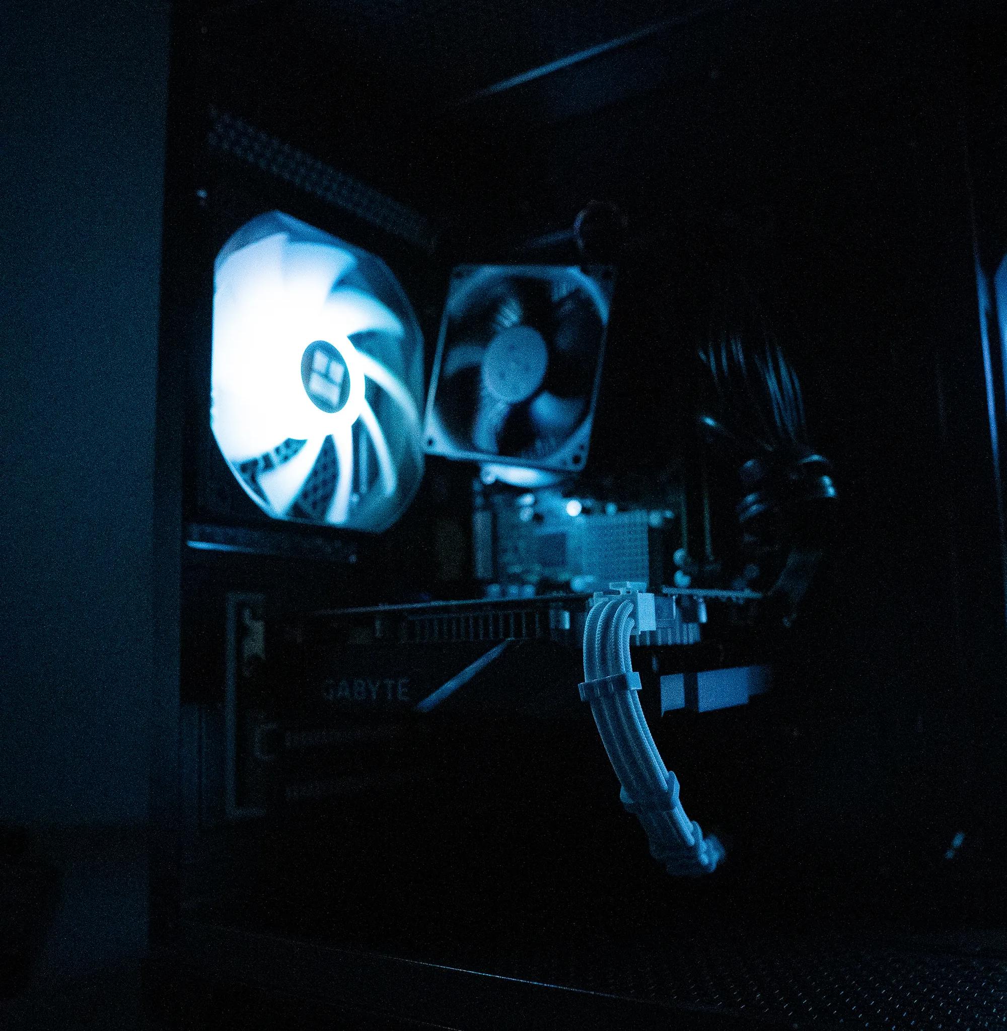 ⛈️❄️ | GTX 1650 SUPER OC | INTEL i7 4790 | 16GB RAM | 1TB | Arctic Snow