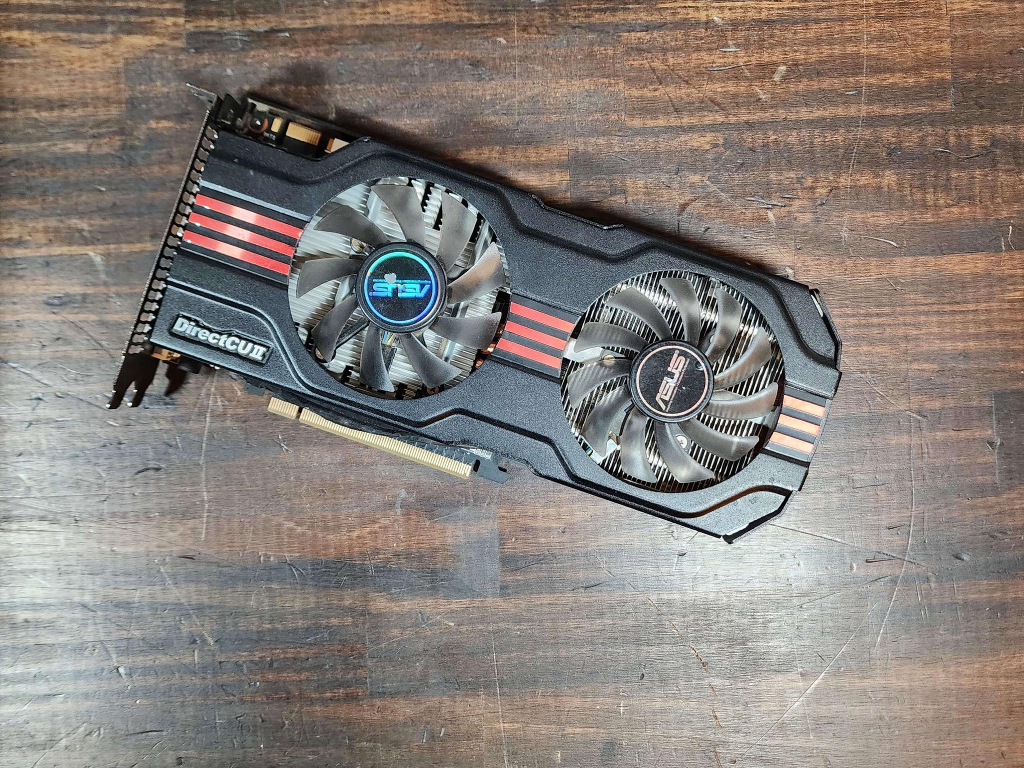 ASUS GeForce GTX 560 DCII 1GB *for parts*