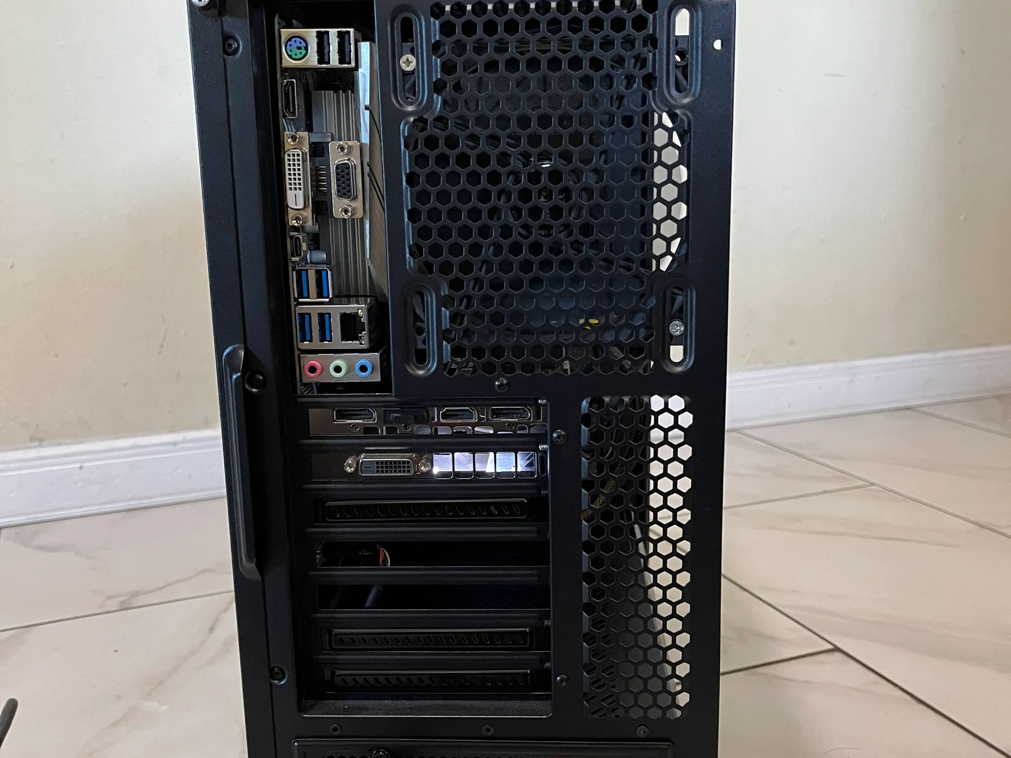 🟠🔥NVIDIA GTX 1080, Intel i5-8500, 16GB RAM, 1 TB Storage, High Performance Gaming PC