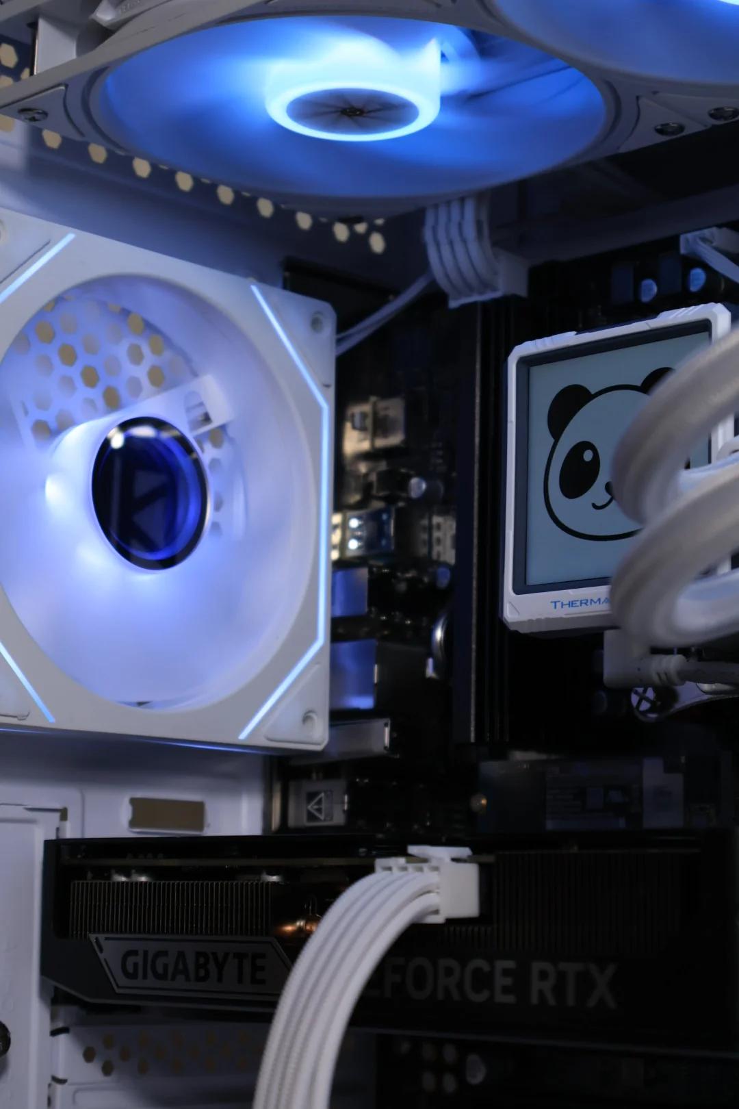 🧊Icebox v2 | RTX 5060 ti 16gb Ryzen 5 9600x🧊