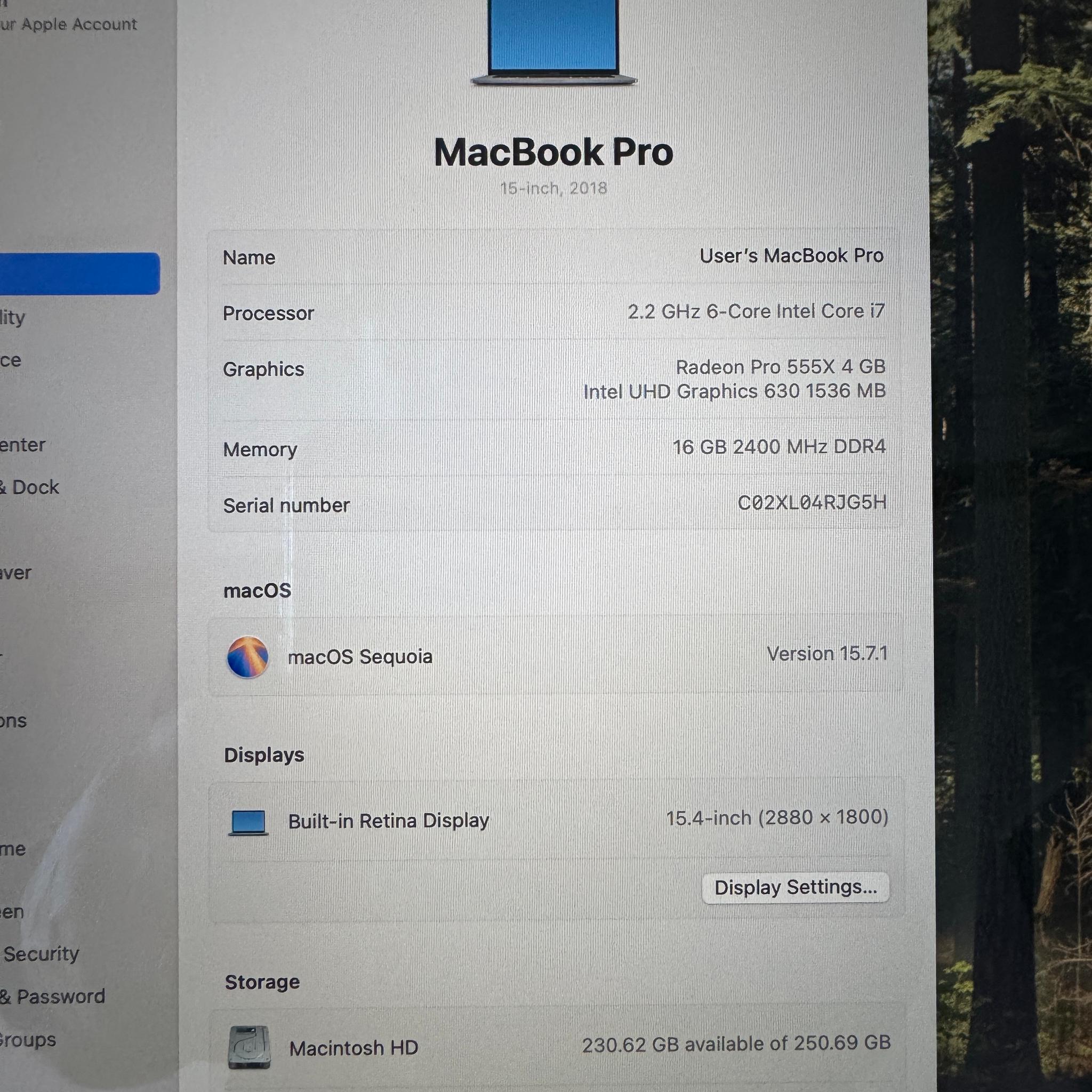 Apple MacBook Pro 15" (2018) Intel Core i7, 16GB Memory, AMD Radeon Pro 555X, 250GB SSD - Space Gray