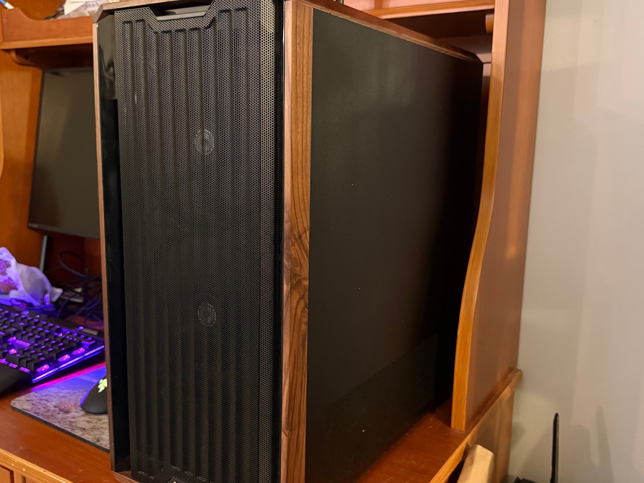 RTX 5070 Ti | Ryzen 7800X3D | 32GB DDR5 | 2TB Samsung 9100 Pro | Blackout Build