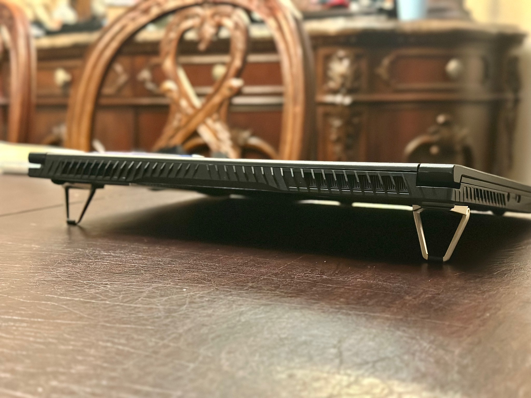 MSI GF65 Thin 10UE-283CA Gaming Laptop Core i5 RTX 3060 16GB w/ Corsair Gaming Mouse and Pad