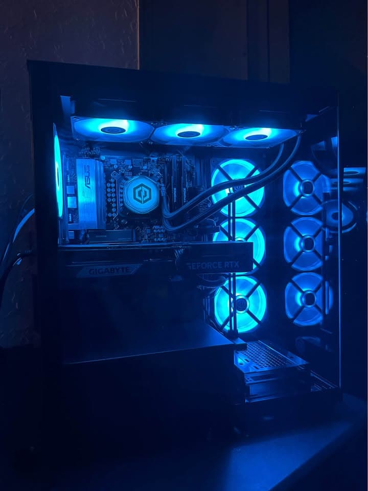High End Desktop Gaming PC (9800X3D + 32GB DDR5 + 5070Ti)