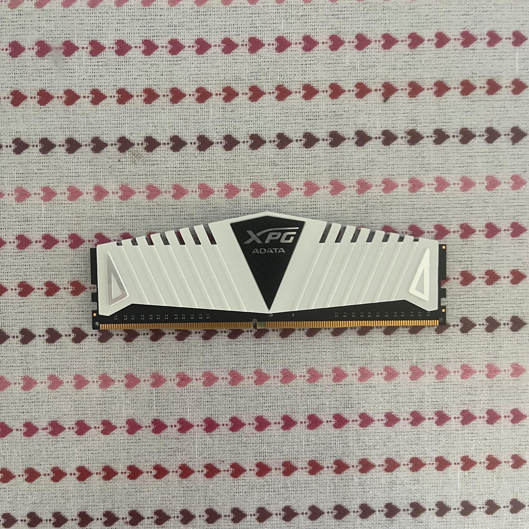 XPG ADATA White 1X8GB 2666MHZ DDR4
