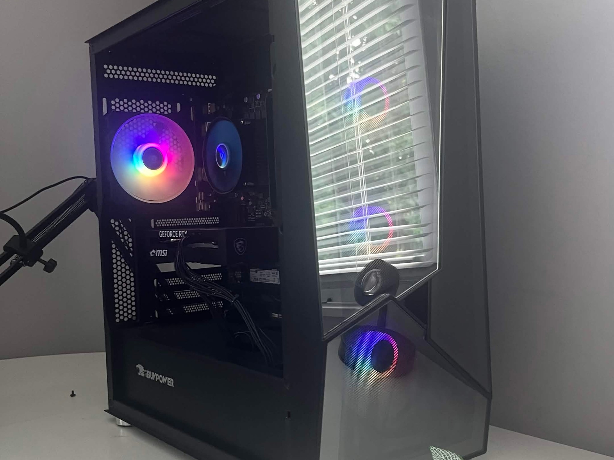 🖥️ RTX 5050 | i5 11400F | 16gb DDR4 | 500 GB Gen 3 NVMe SSD | Black Gaming PC