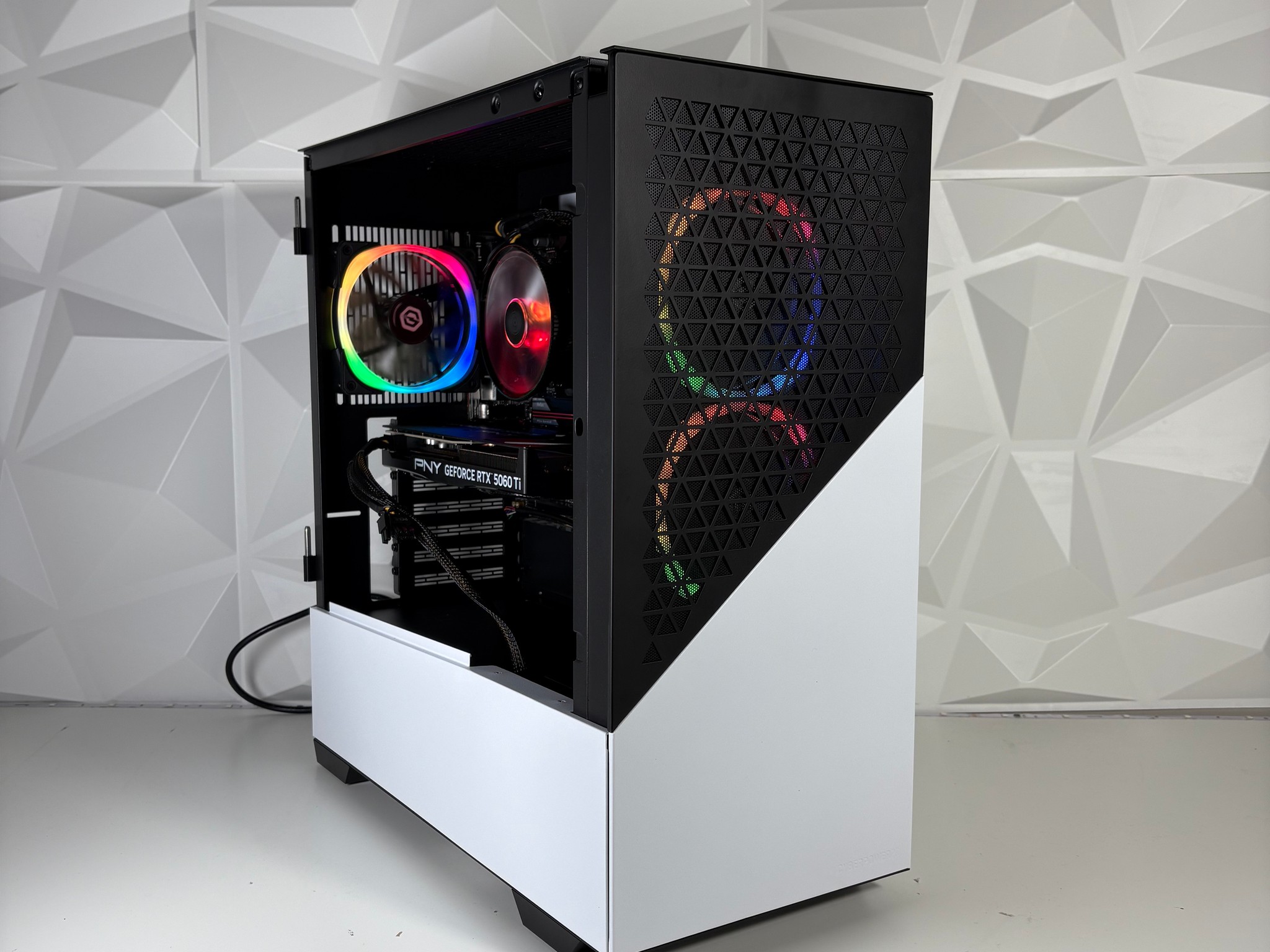 Clean White Gaming PC - Nvidia RTX 5060 Ti 16GB, AMD Ryzen 5 7600, 16GB DDR5, 1TB SSD