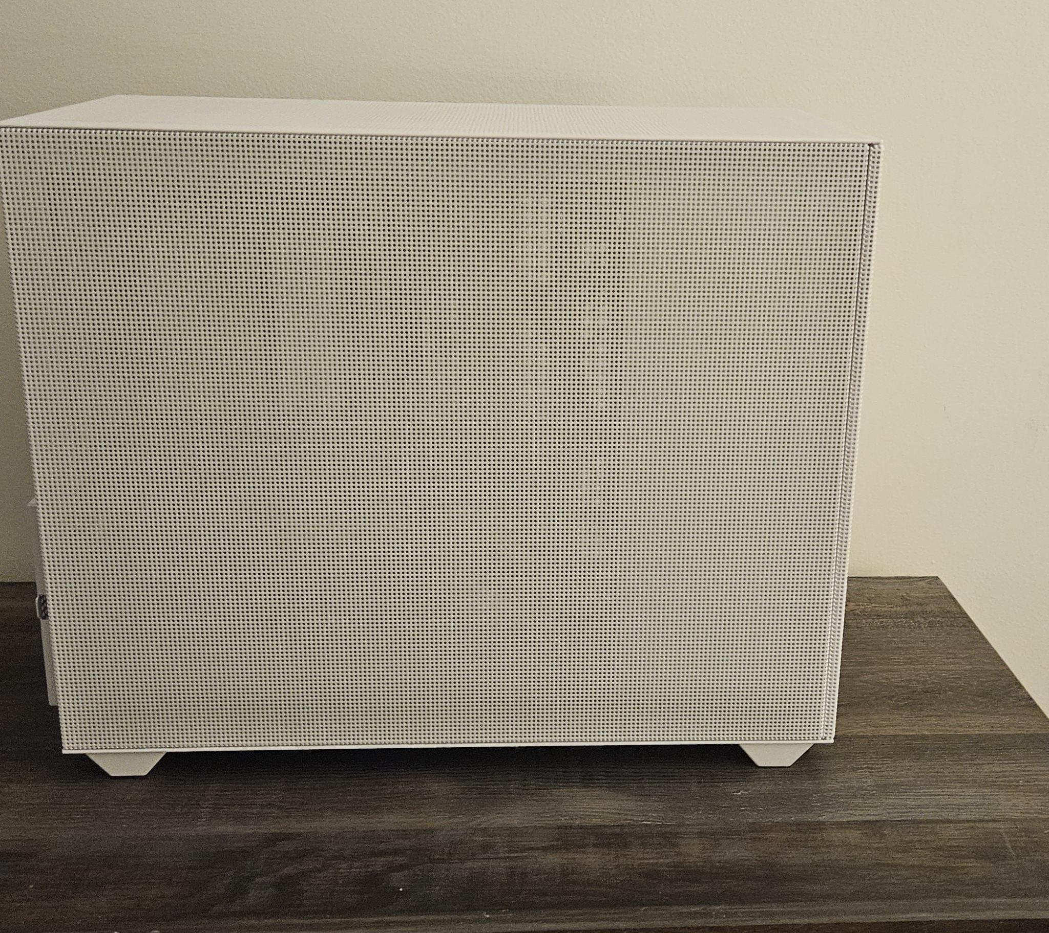 White "Tail" Mesh Sama Gaming PC