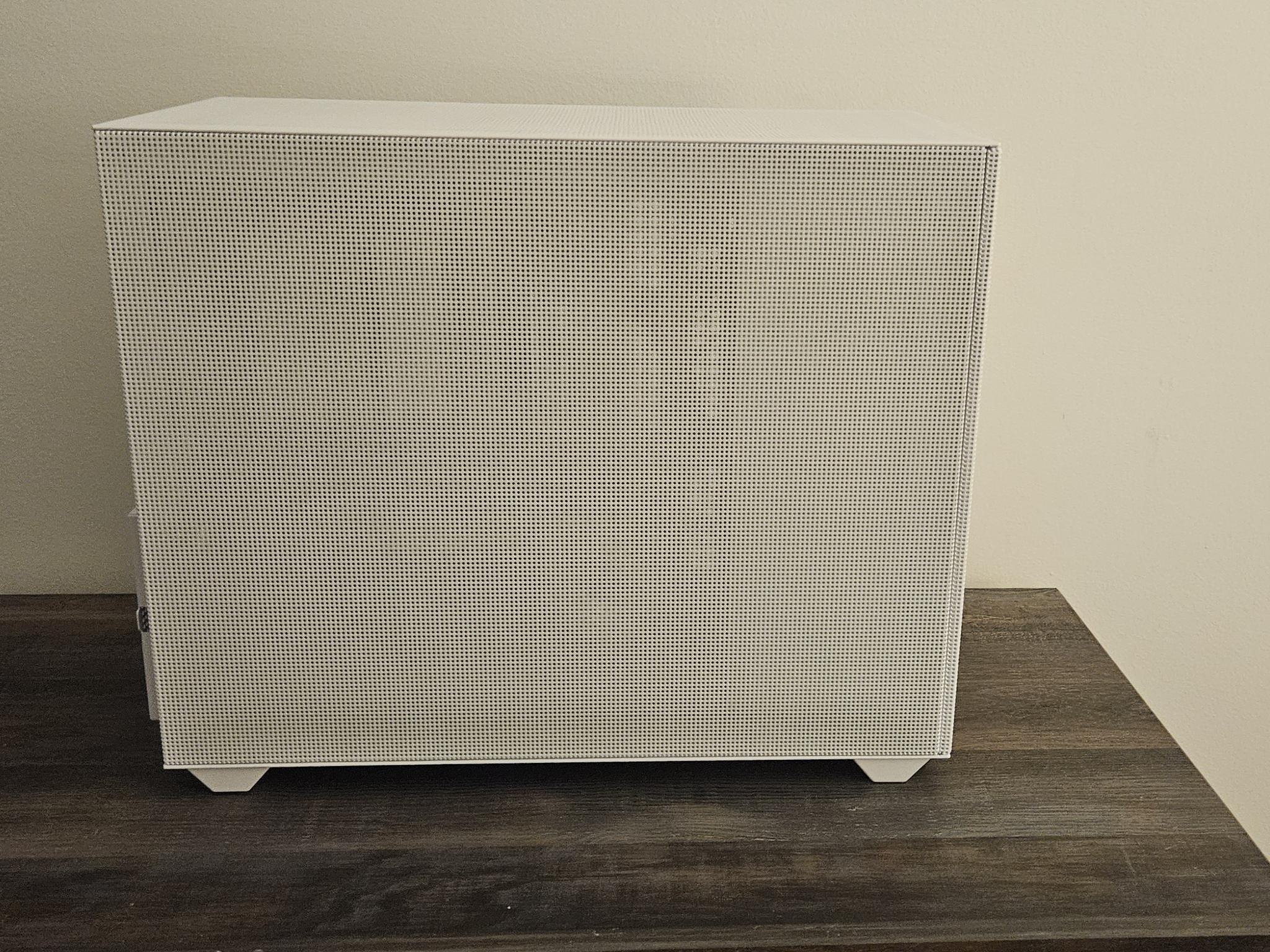 White "Tail" Mesh Sama Gaming PC