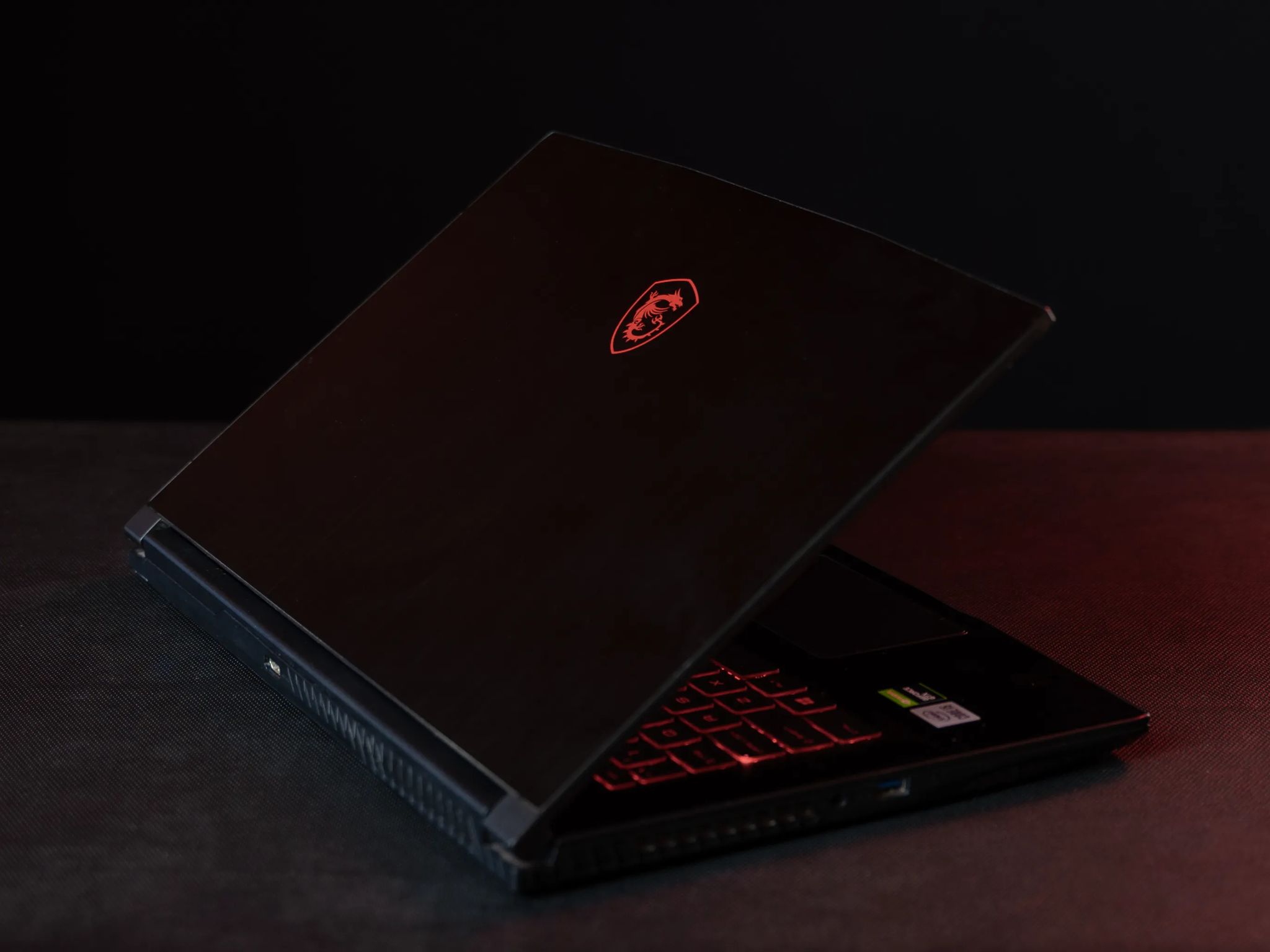 MSI GF63 Thin- GTX 1650- i5 10500H- 1TB M.2-16GB RAM 15.6"