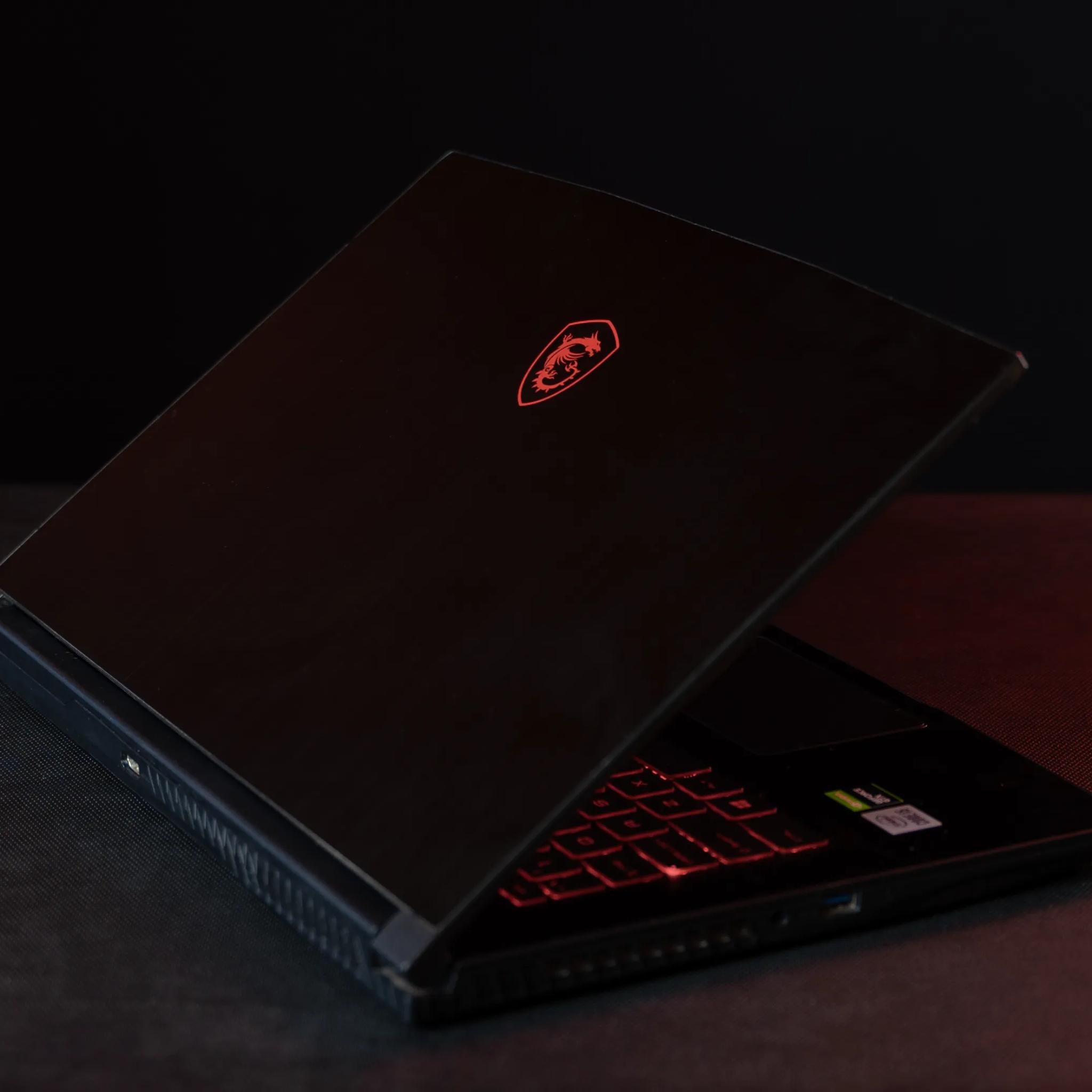 MSI GF63 Thin- GTX 1650- i5 10500H- 1TB M.2-16GB RAM 15.6"