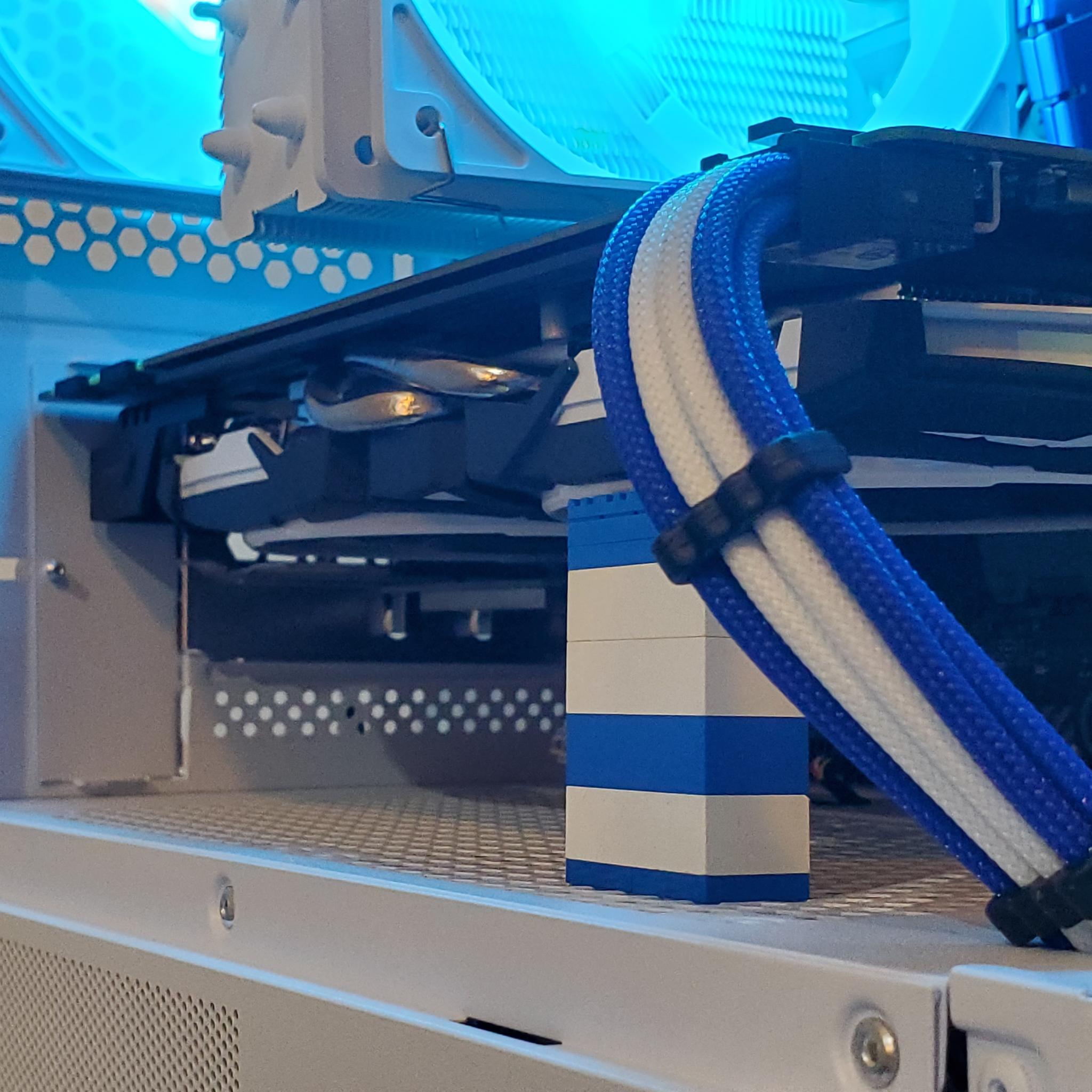 White + Blue Gaming PC | GTX 1070 | i5 8400 | 16GB | 512GB | ARGB | Wi-Fi + BT