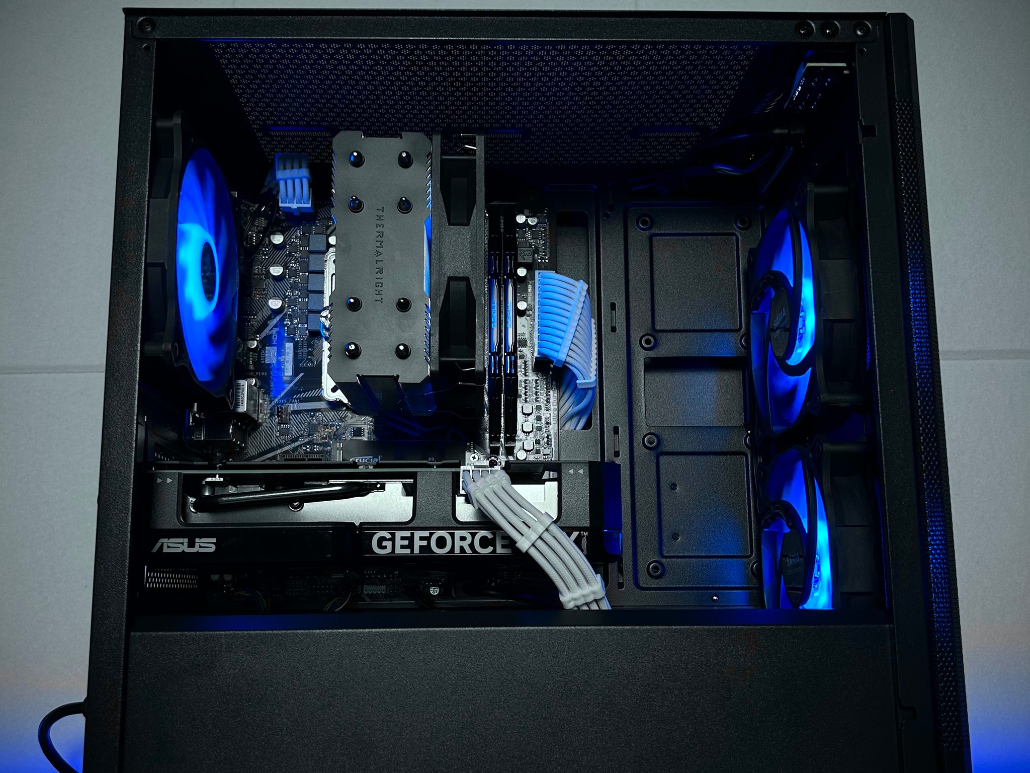 RTX 4060 | Ryzen 5 5600 | 1TB NVME | 16GB 3600MHz