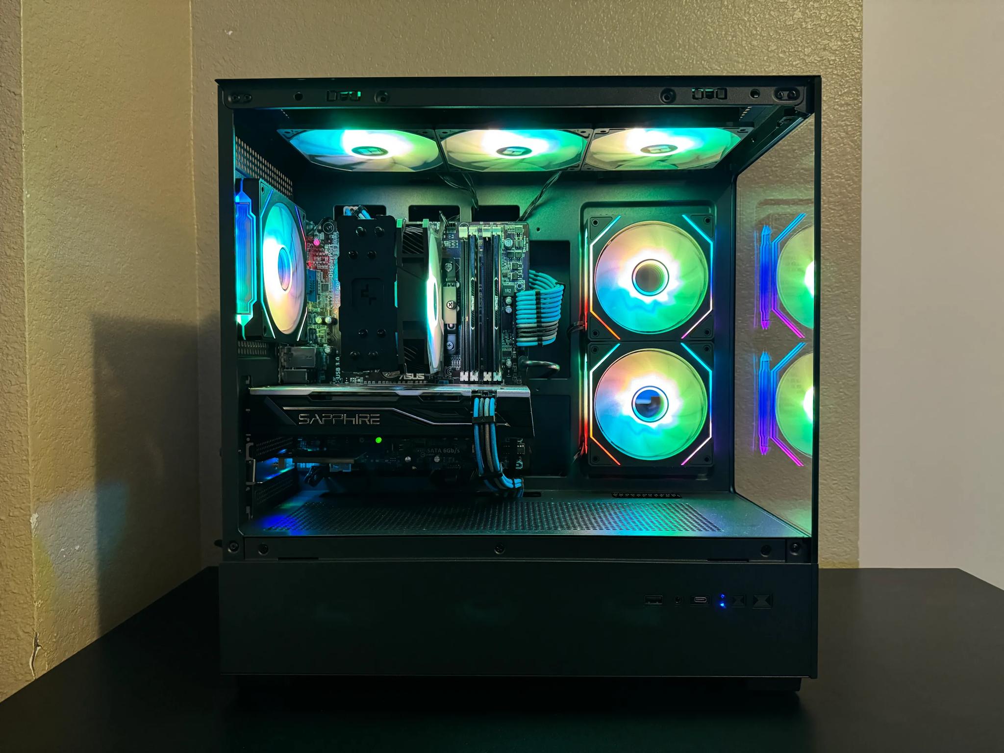 Intel i7 | RX 580 8GB | 500GB SSD | 16GB RAM | WiFi & Bluetooth