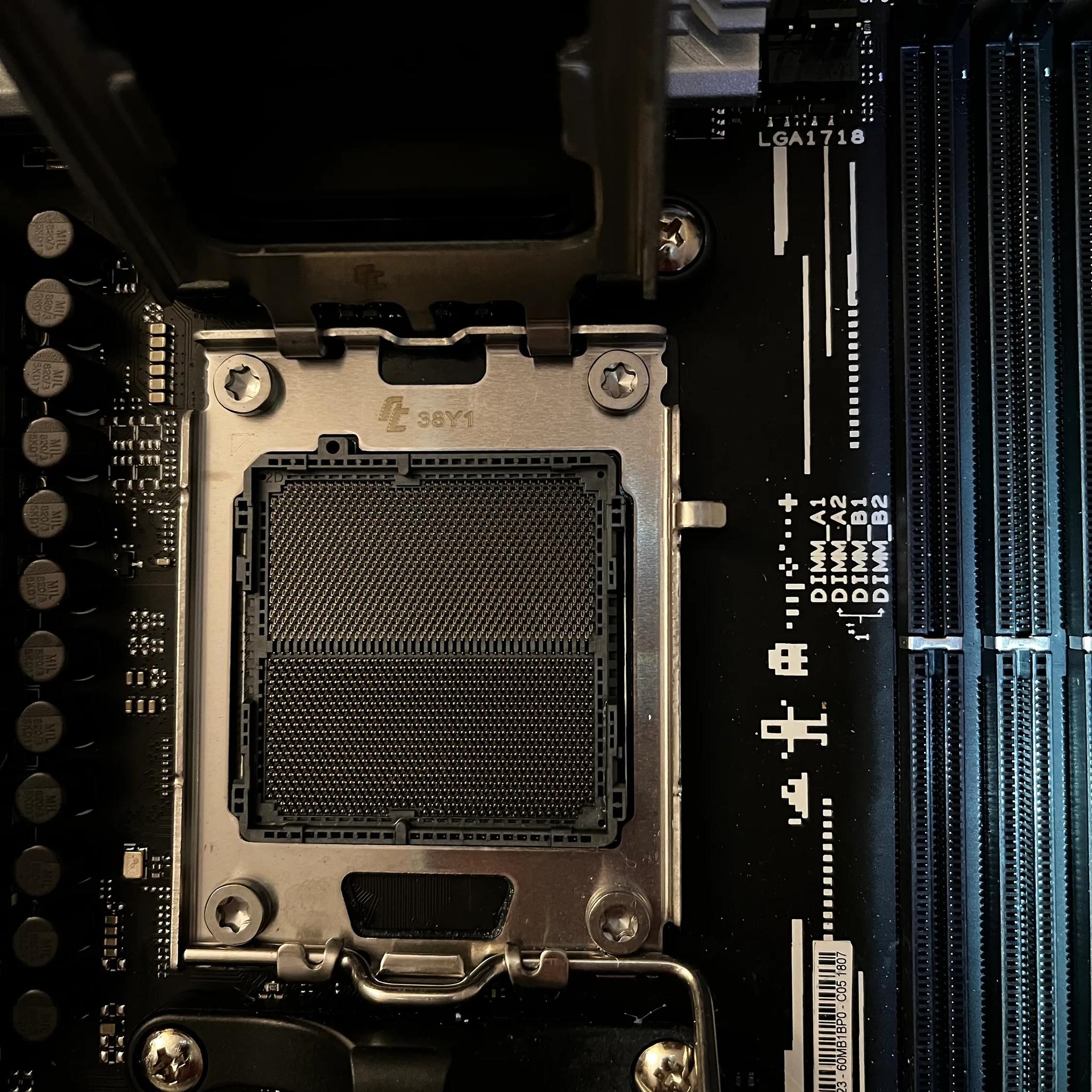 ROG STRIX B650-A GAMING WIFI & 32GB 2x16 DDR5 Kingston Fury Beast RAM Combo