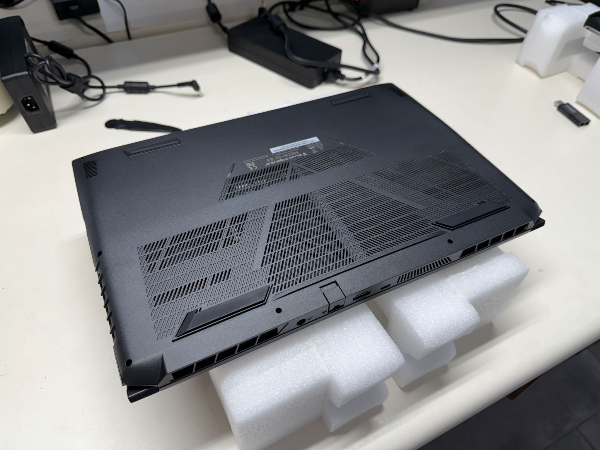 MECH-15 G3R, Ryzen 9 5900HX, RTX 3080, 2TB SSD, 32GB DDR4 RAM