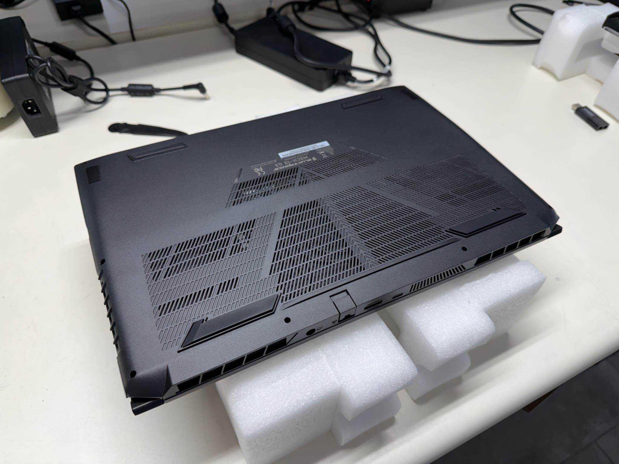 MECH-15 G3R, Ryzen 9 5900HX, RTX 3080, 2TB SSD, 32GB DDR4 RAM