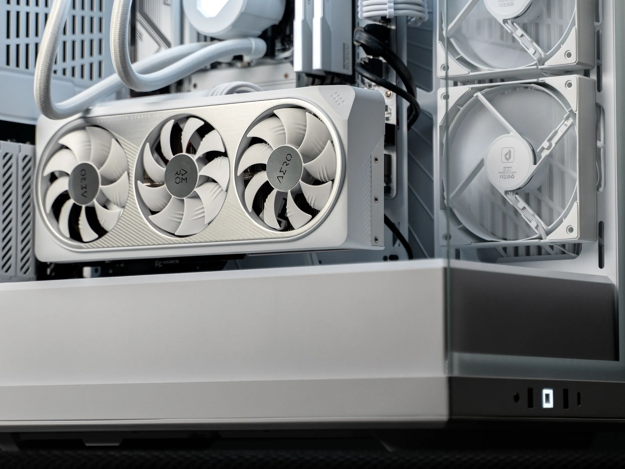“CorpoLight” RTX 4070 i5 14600K 32GB Windows 11 Pro 2TB Workstation Gaming PC